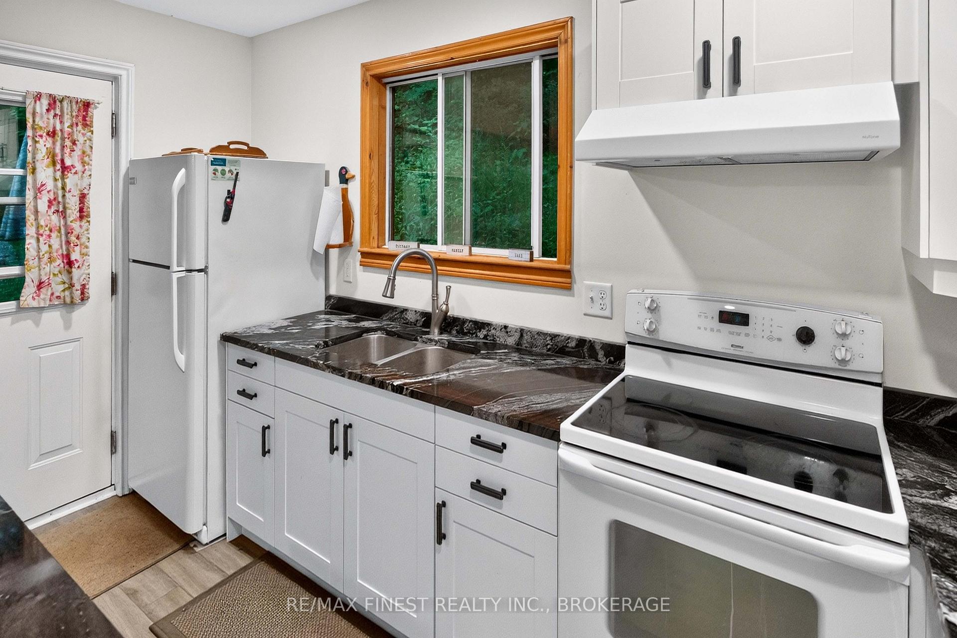 Photo 4 of 1218 Richmond Lane, Frontenac, Frontenac Centre — HOMEH