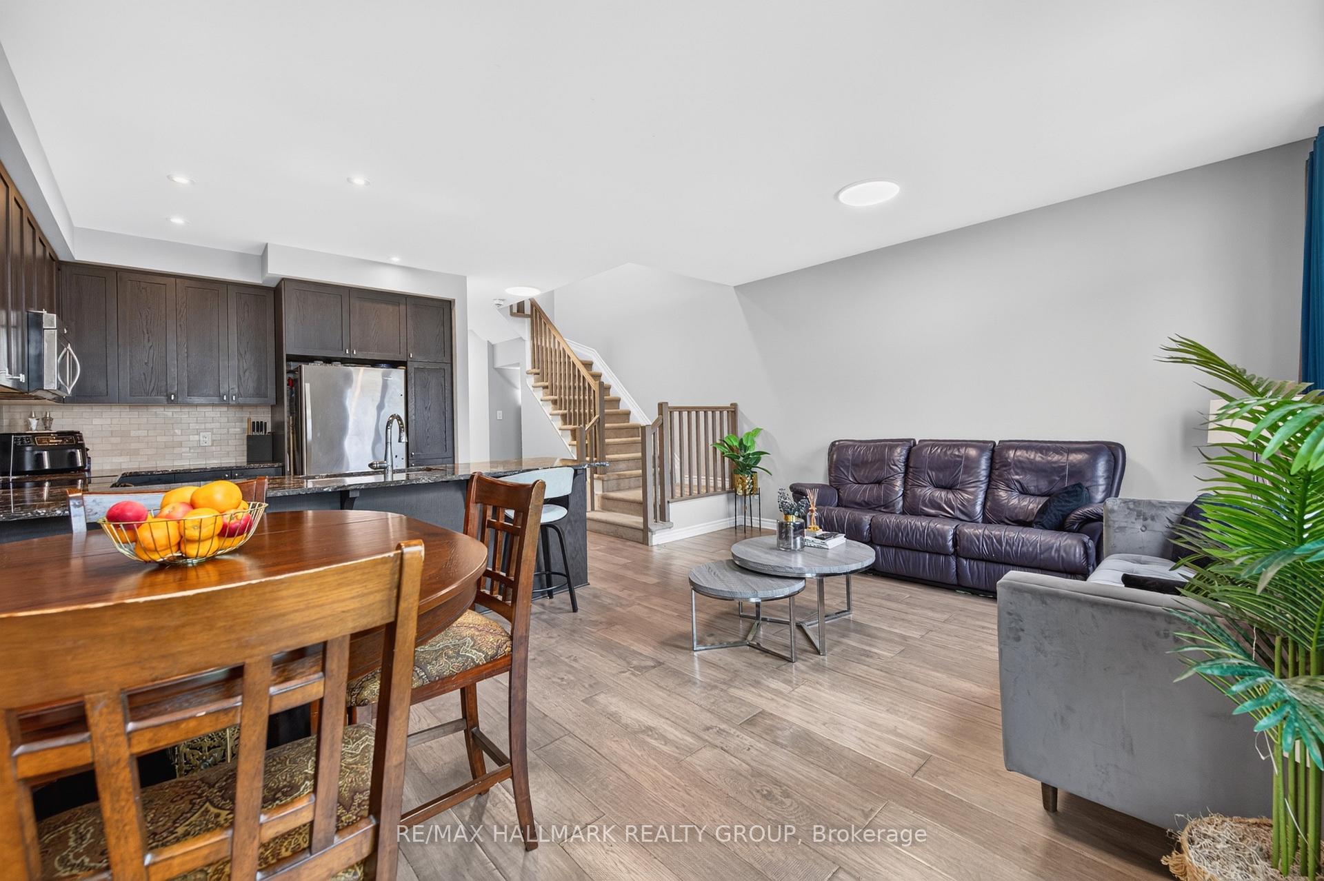 Photo 12 of 335 Alasken Drive, Ottawa, Blossom Park/Kemp Park/Findlay Creek — HOMEH