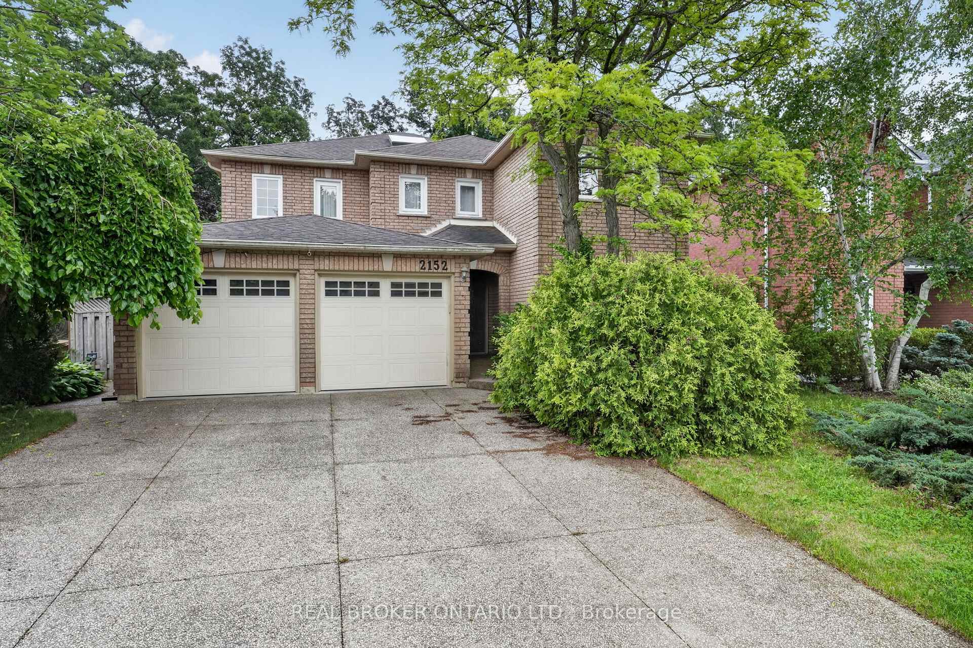 Photo 2 of 2152 Grand Ravine Drive, Oakville, River Oaks — HOMEH