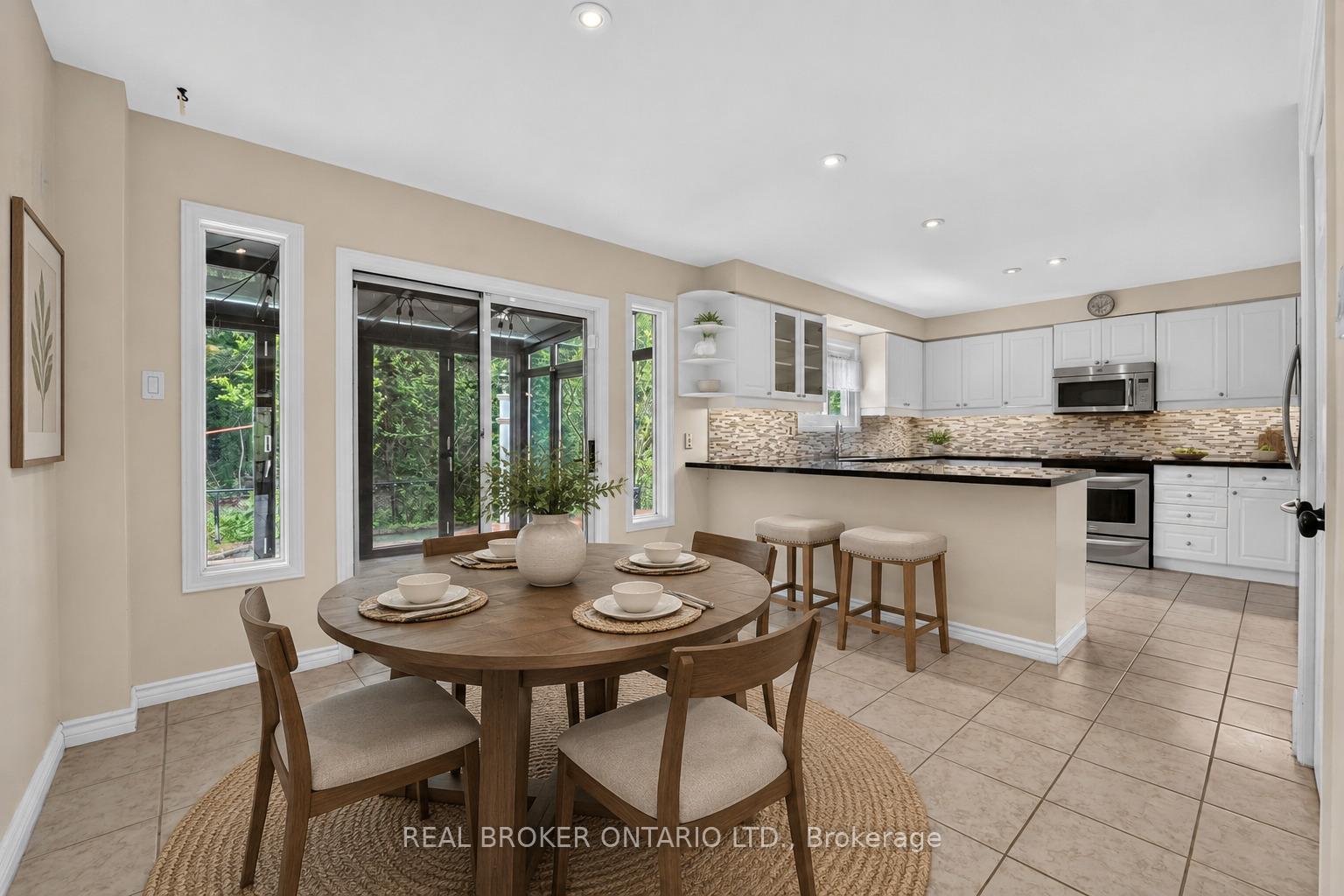Photo 8 of 2152 Grand Ravine Drive, Oakville, River Oaks — HOMEH