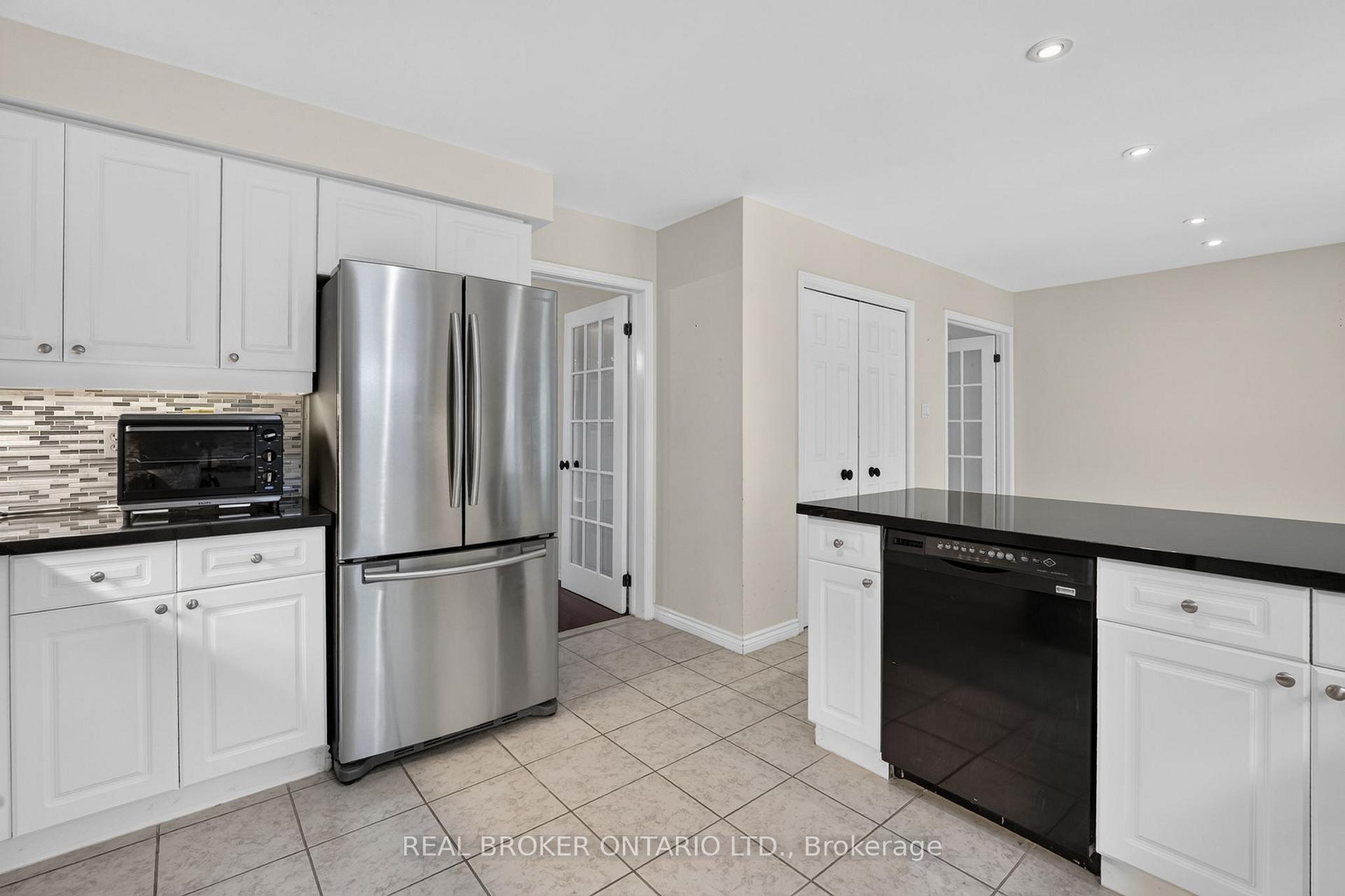 Photo 11 of 2152 Grand Ravine Drive, Oakville, River Oaks — HOMEH