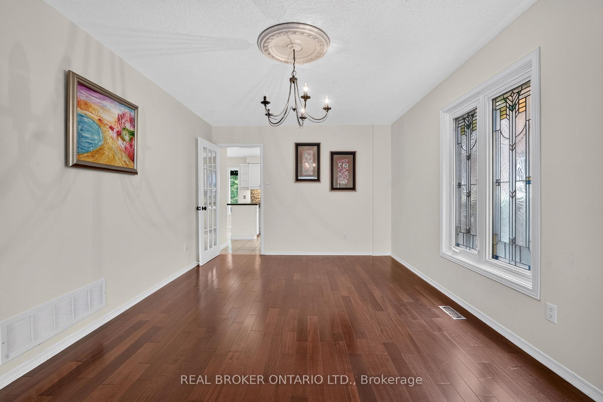Photo 13 of 2152 Grand Ravine Drive, Oakville, River Oaks — HOMEH