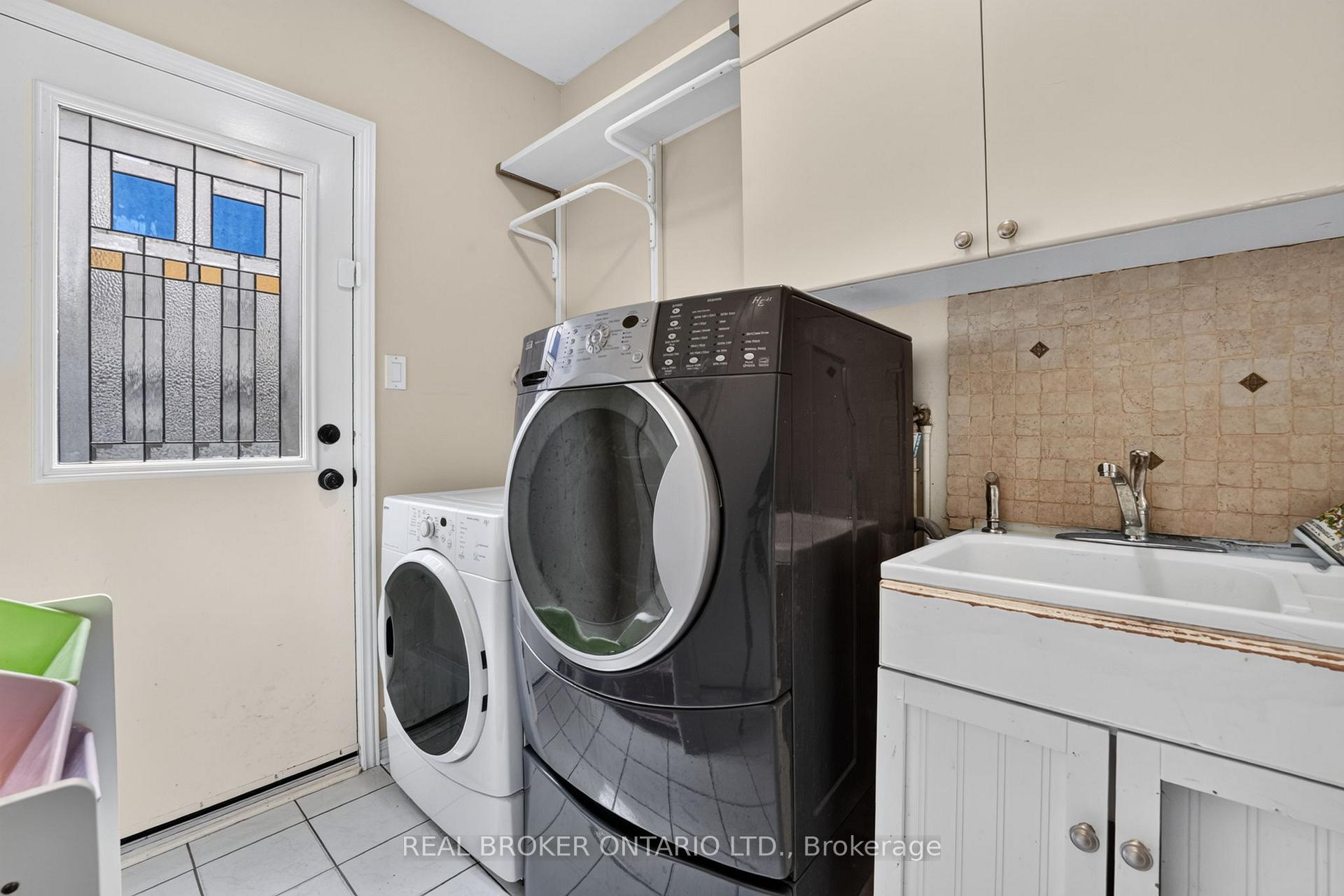 Photo 15 of 2152 Grand Ravine Drive, Oakville, River Oaks — HOMEH