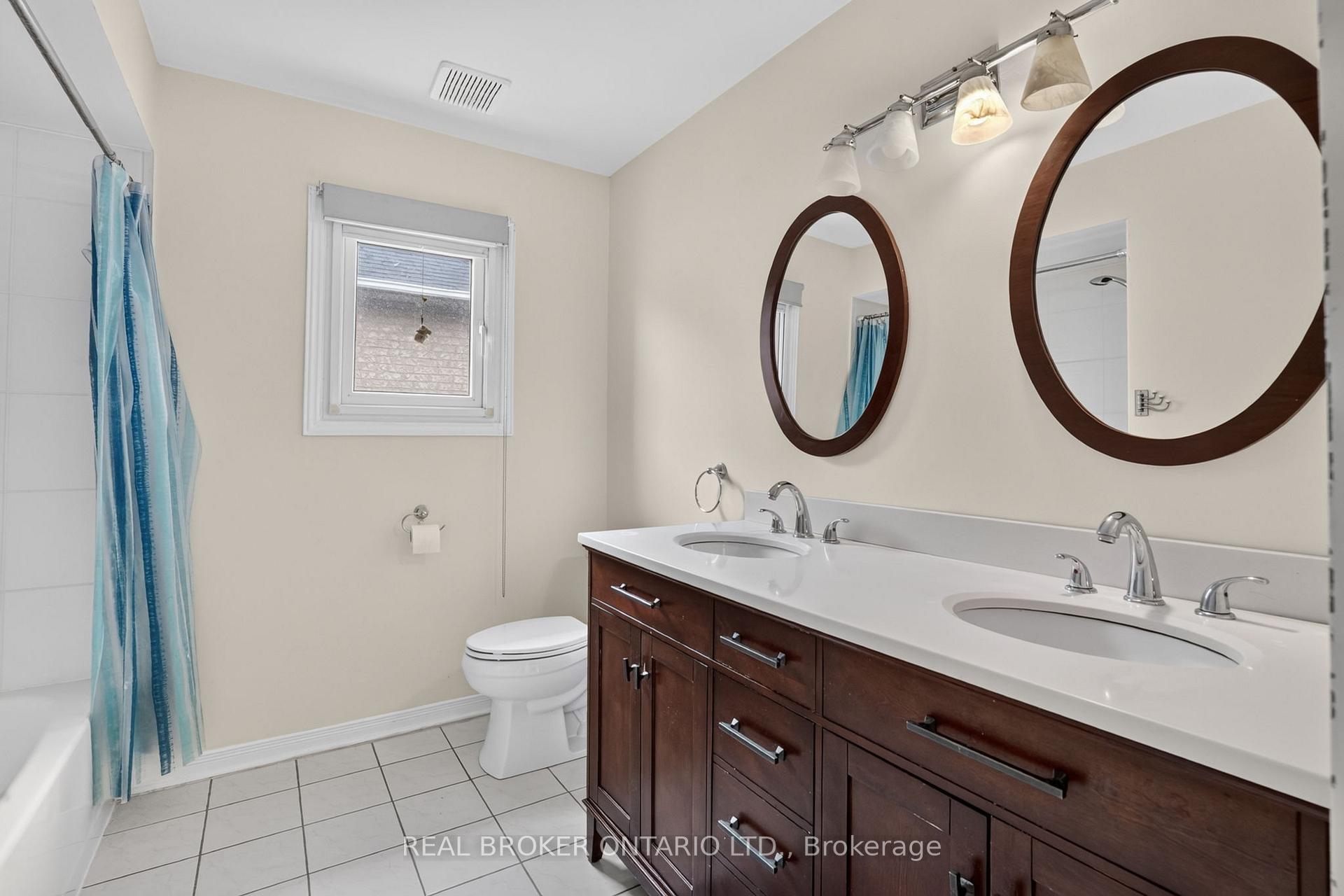 Photo 20 of 2152 Grand Ravine Drive, Oakville, River Oaks — HOMEH