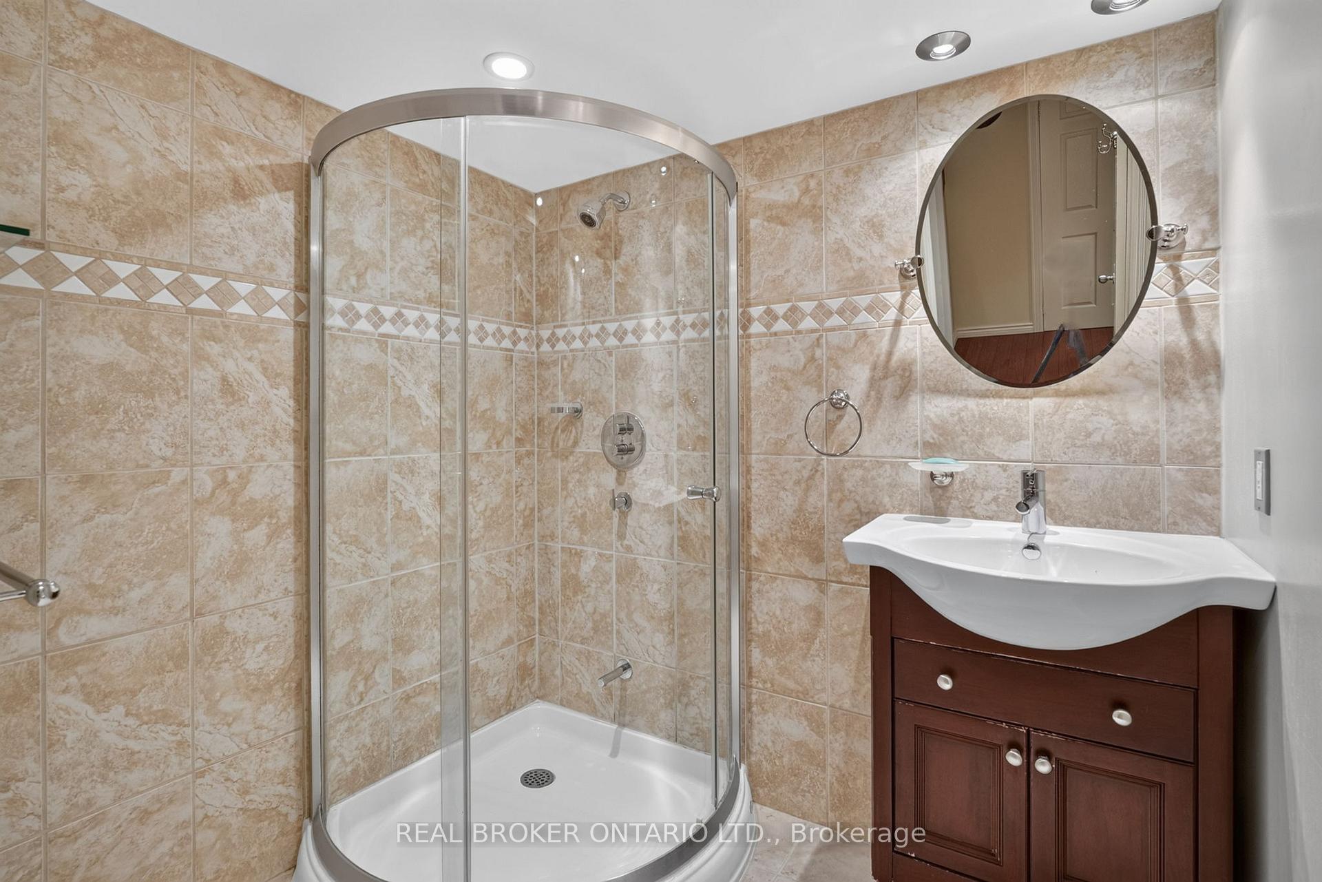 Photo 32 of 2152 Grand Ravine Drive, Oakville, River Oaks — HOMEH