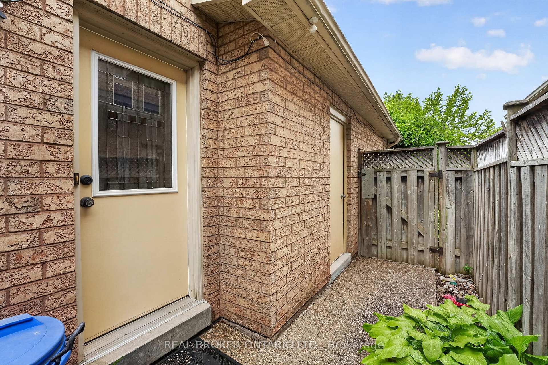 Photo 34 of 2152 Grand Ravine Drive, Oakville, River Oaks — HOMEH