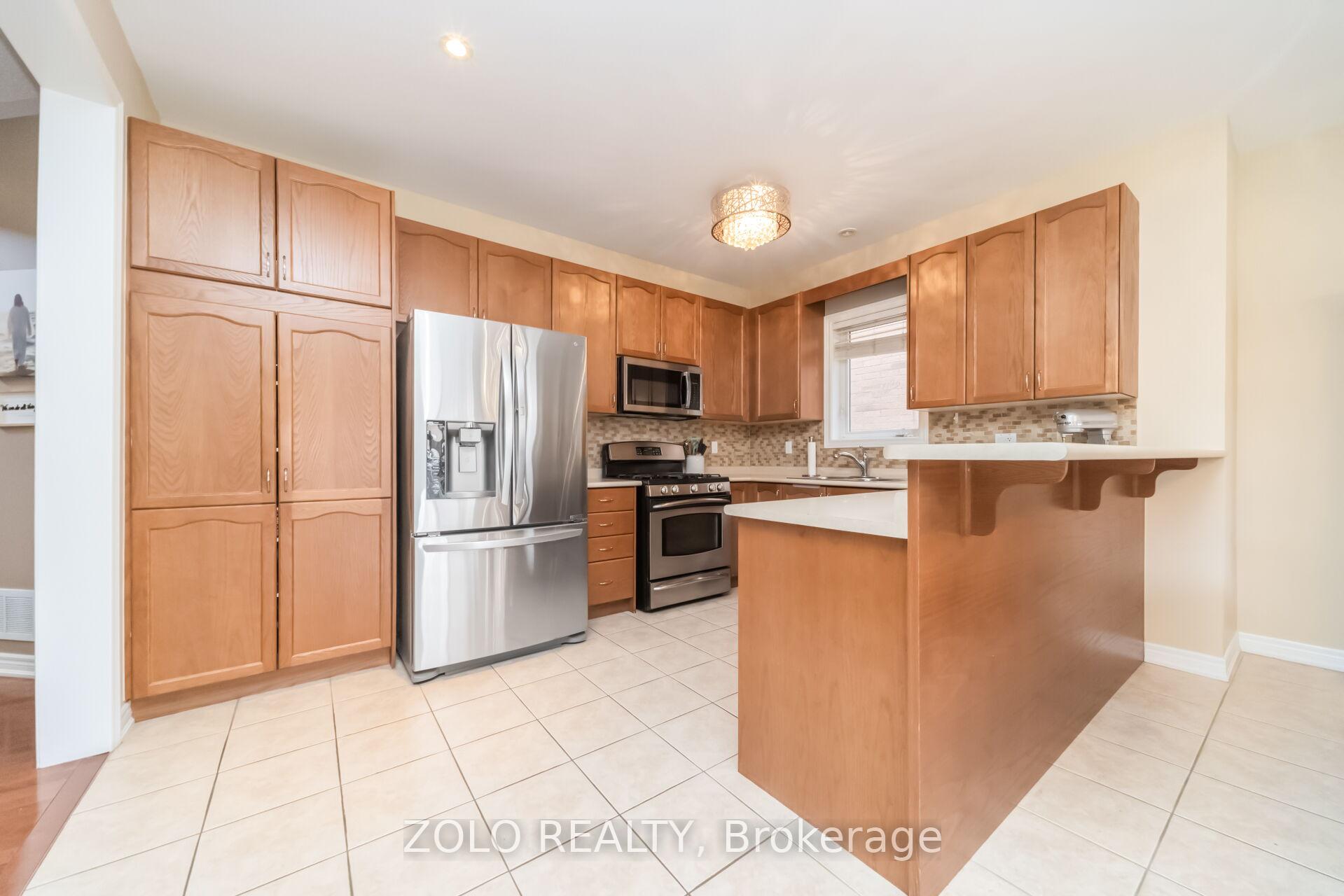 Photo 7 of 3 Tennant Drive, Brampton, Sandringham-Wellington — HOMEH