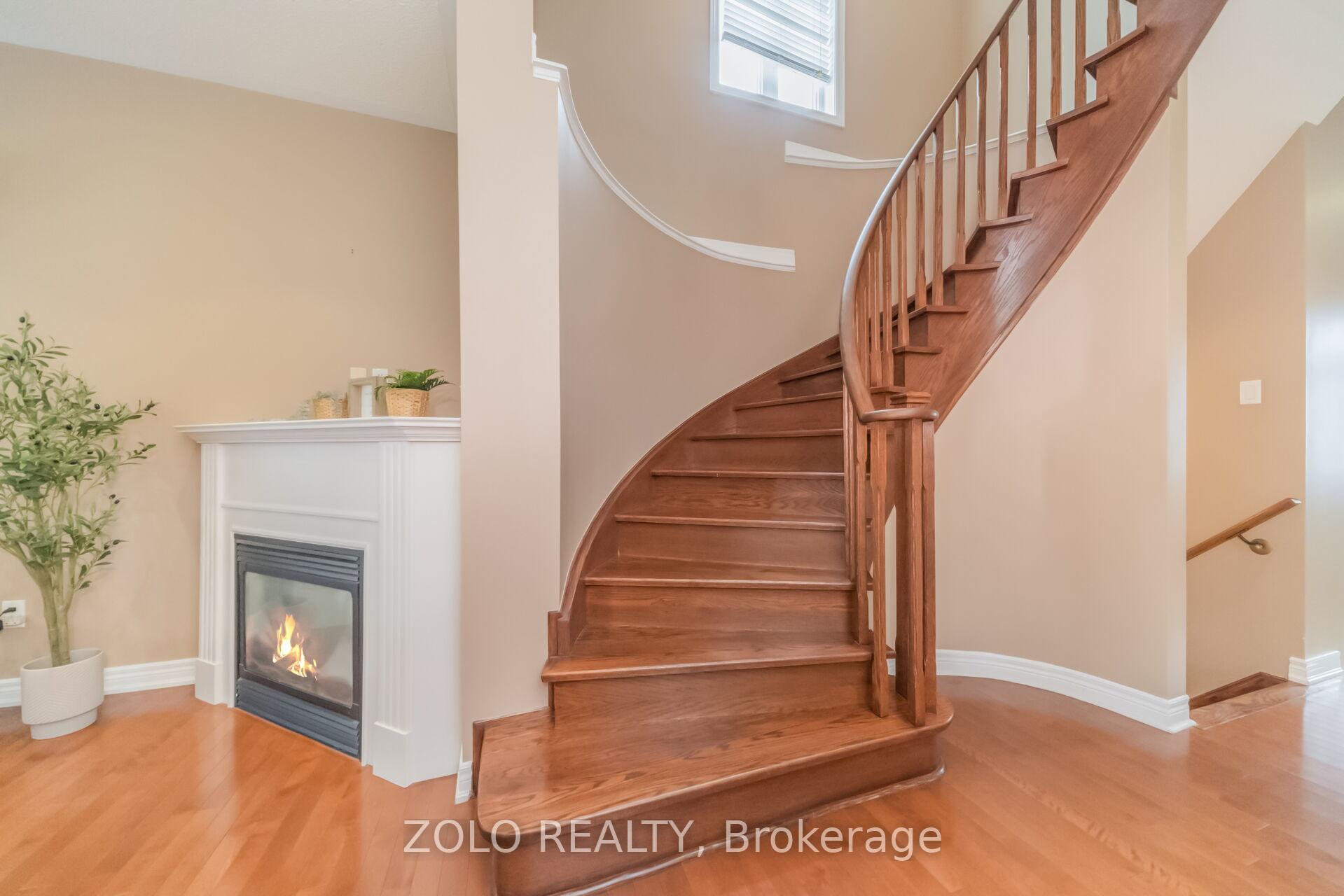 Photo 10 of 3 Tennant Drive, Brampton, Sandringham-Wellington — HOMEH