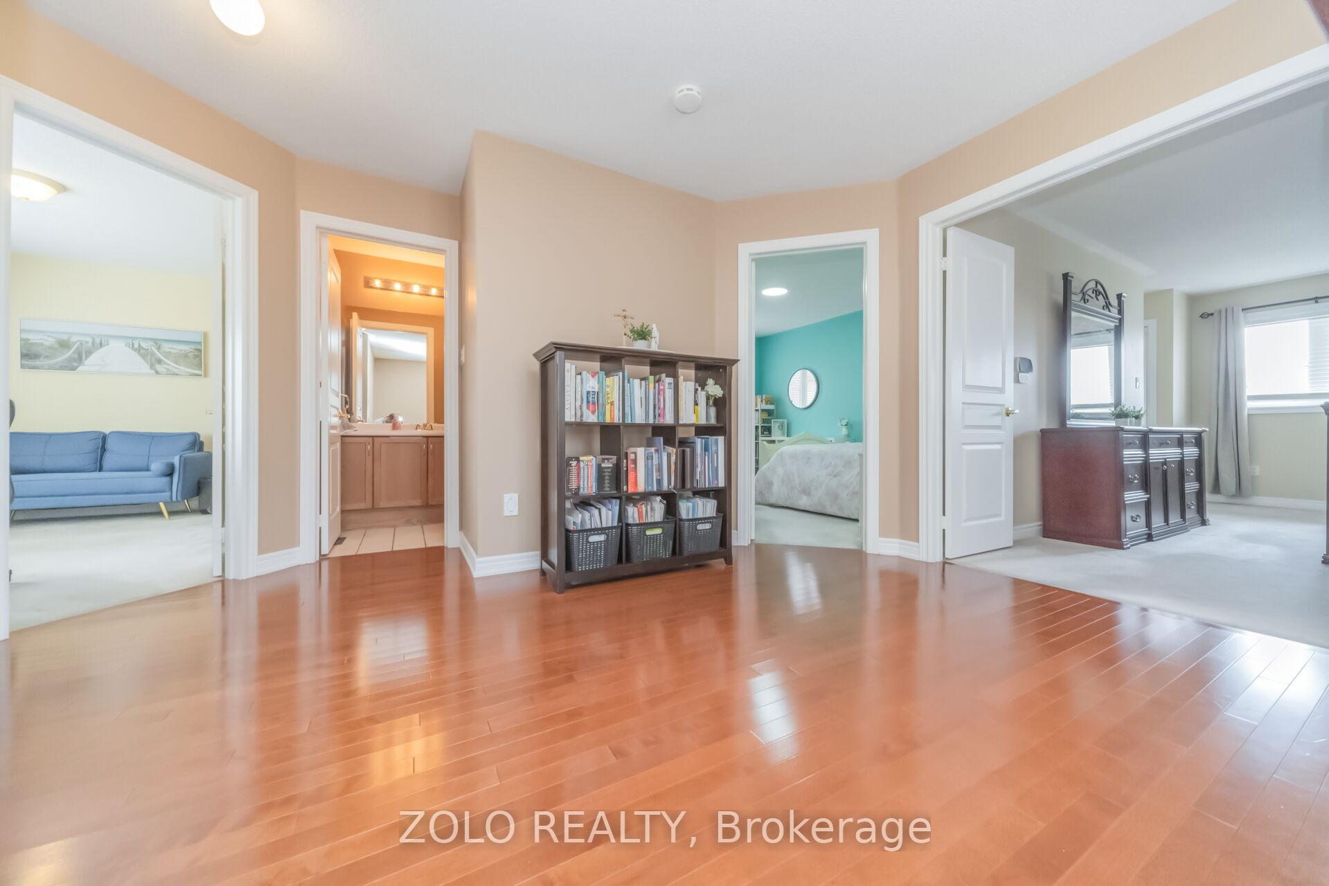 Photo 11 of 3 Tennant Drive, Brampton, Sandringham-Wellington — HOMEH