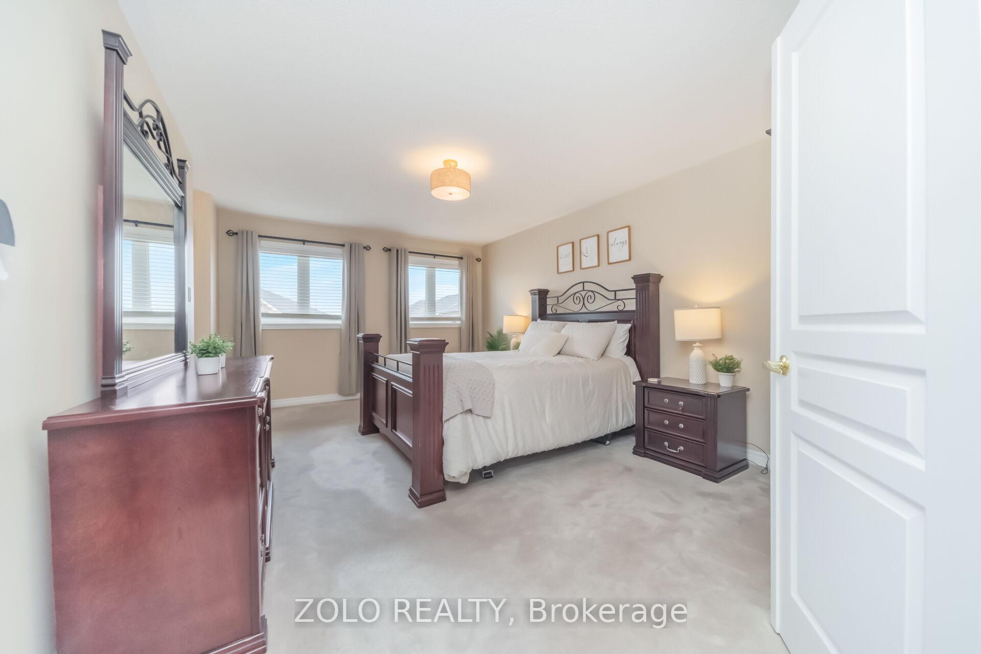 Photo 12 of 3 Tennant Drive, Brampton, Sandringham-Wellington — HOMEH