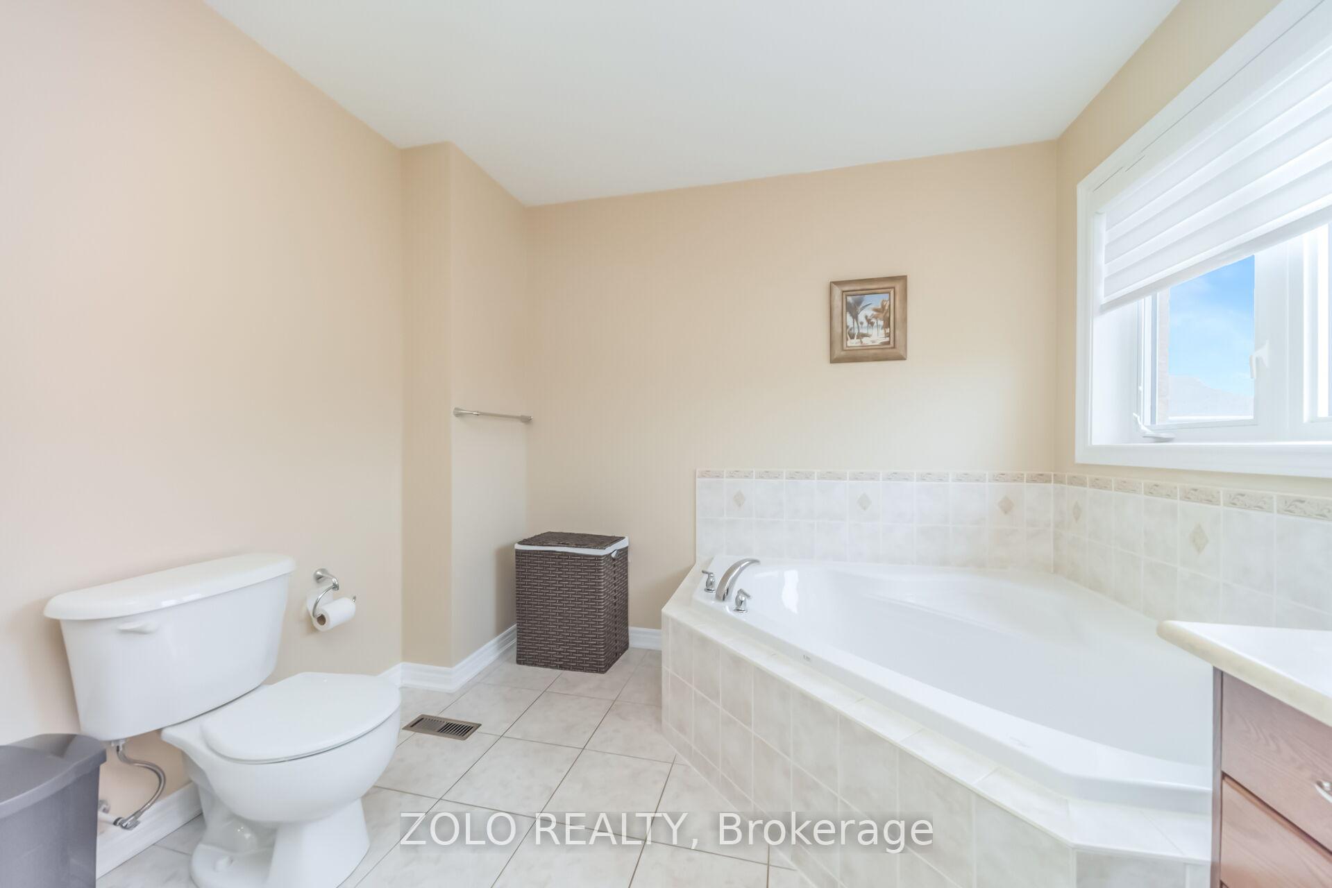 Photo 13 of 3 Tennant Drive, Brampton, Sandringham-Wellington — HOMEH
