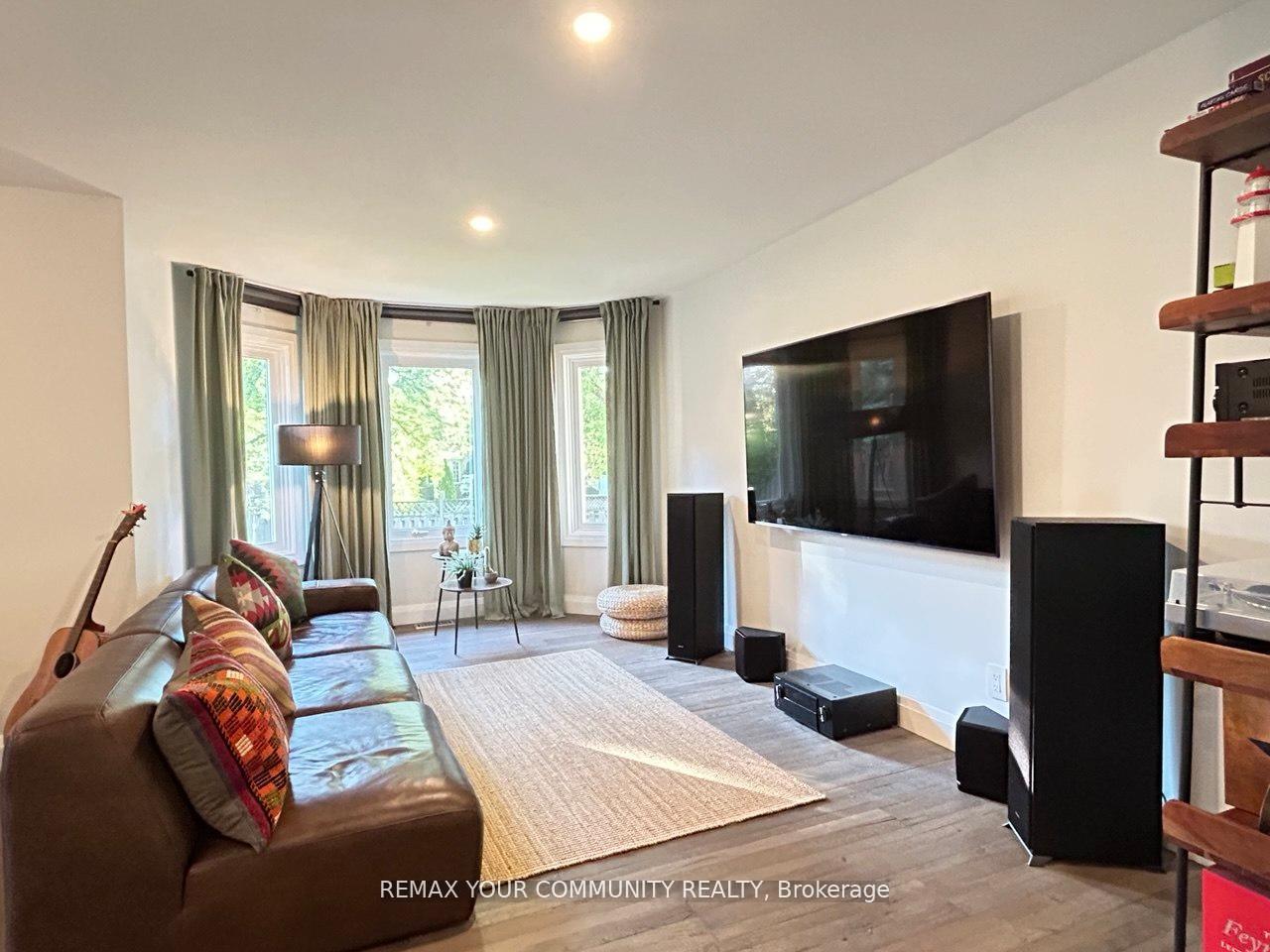 Photo 4 of 1248 Blackburn Drive, Oakville, Glen Abbey — HOMEH