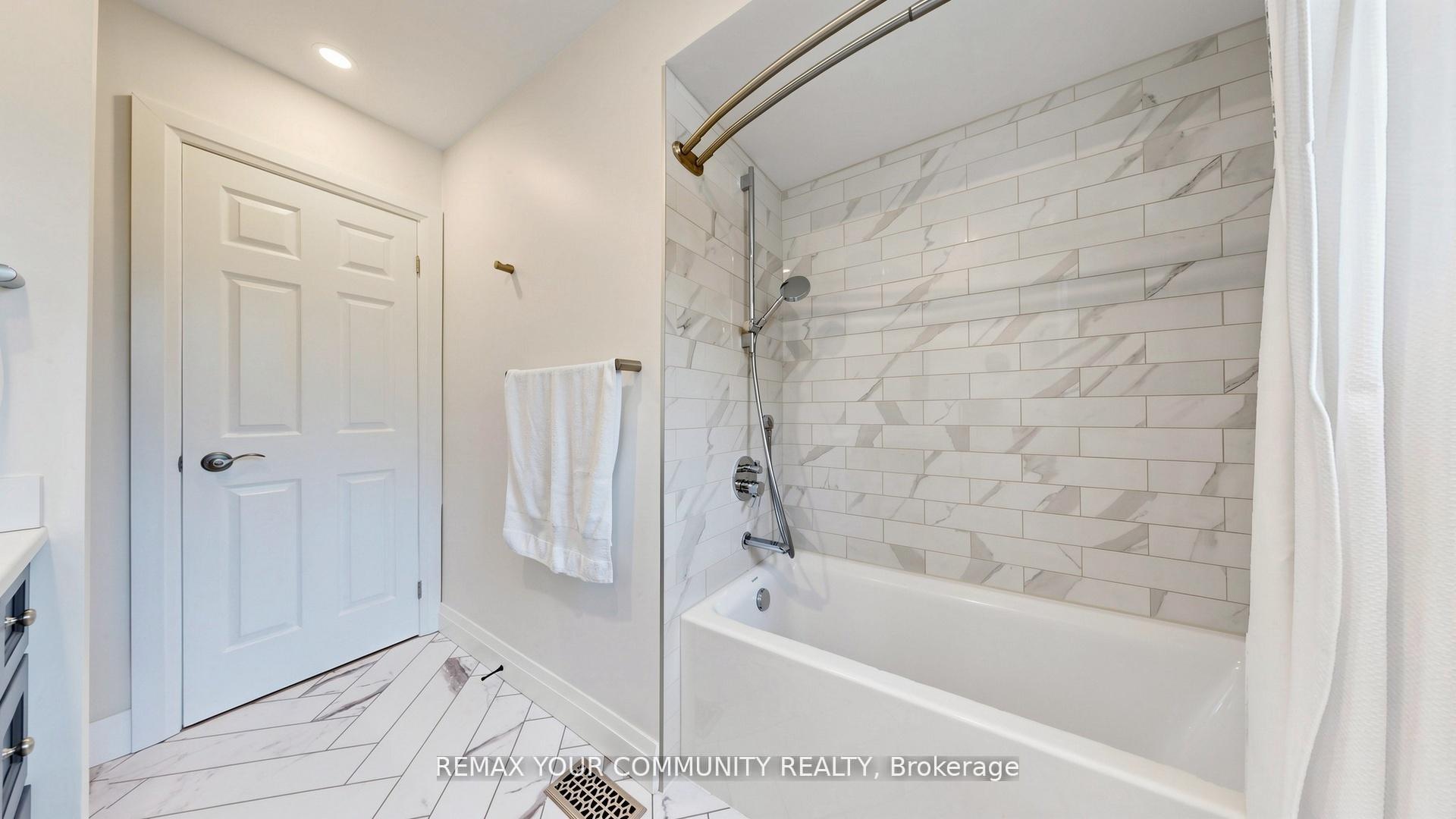 Photo 21 of 1248 Blackburn Drive, Oakville, Glen Abbey — HOMEH