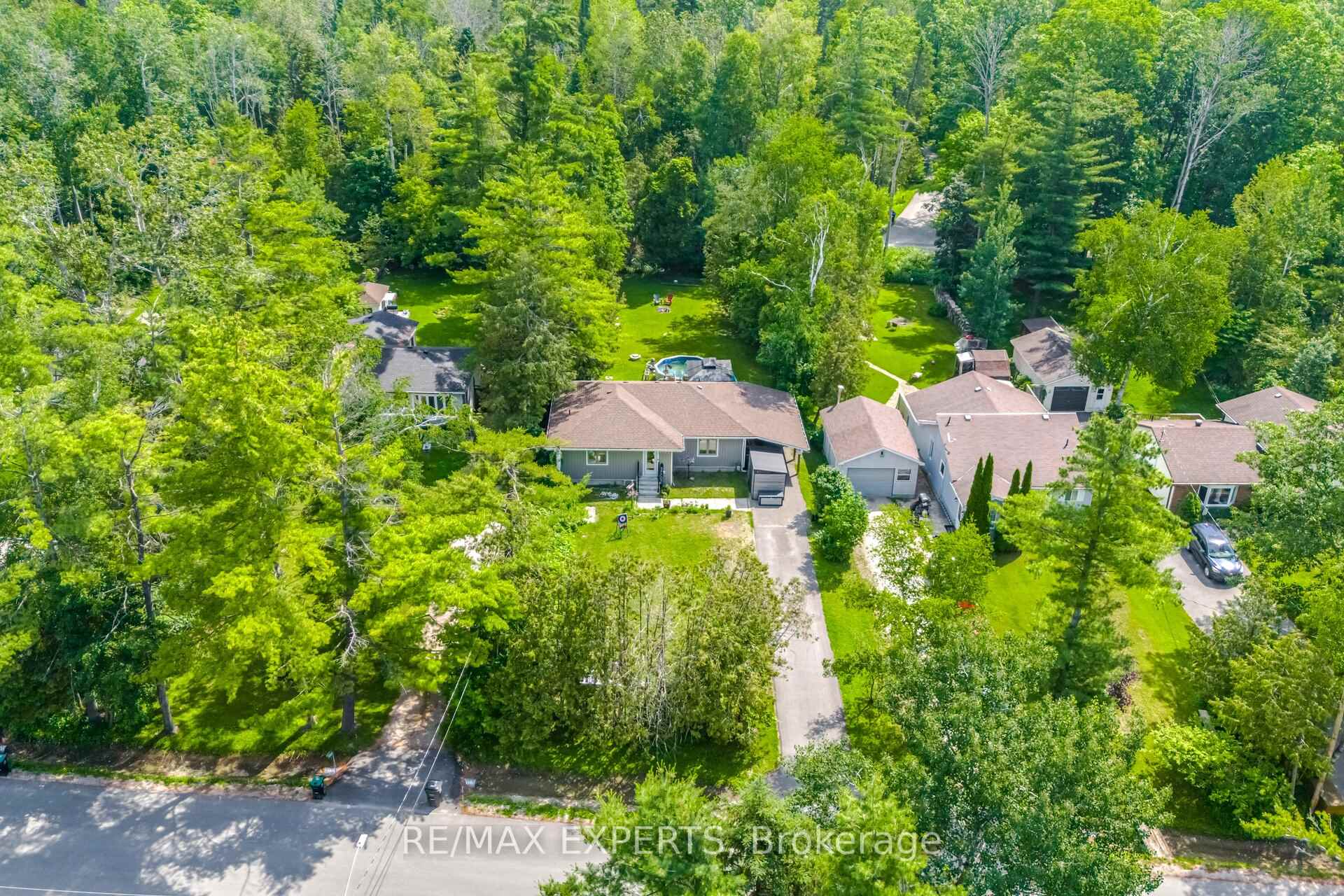 Photo 1 of 3211 Cove Avenue, Innisfil, Rural Innisfil — HOMEH