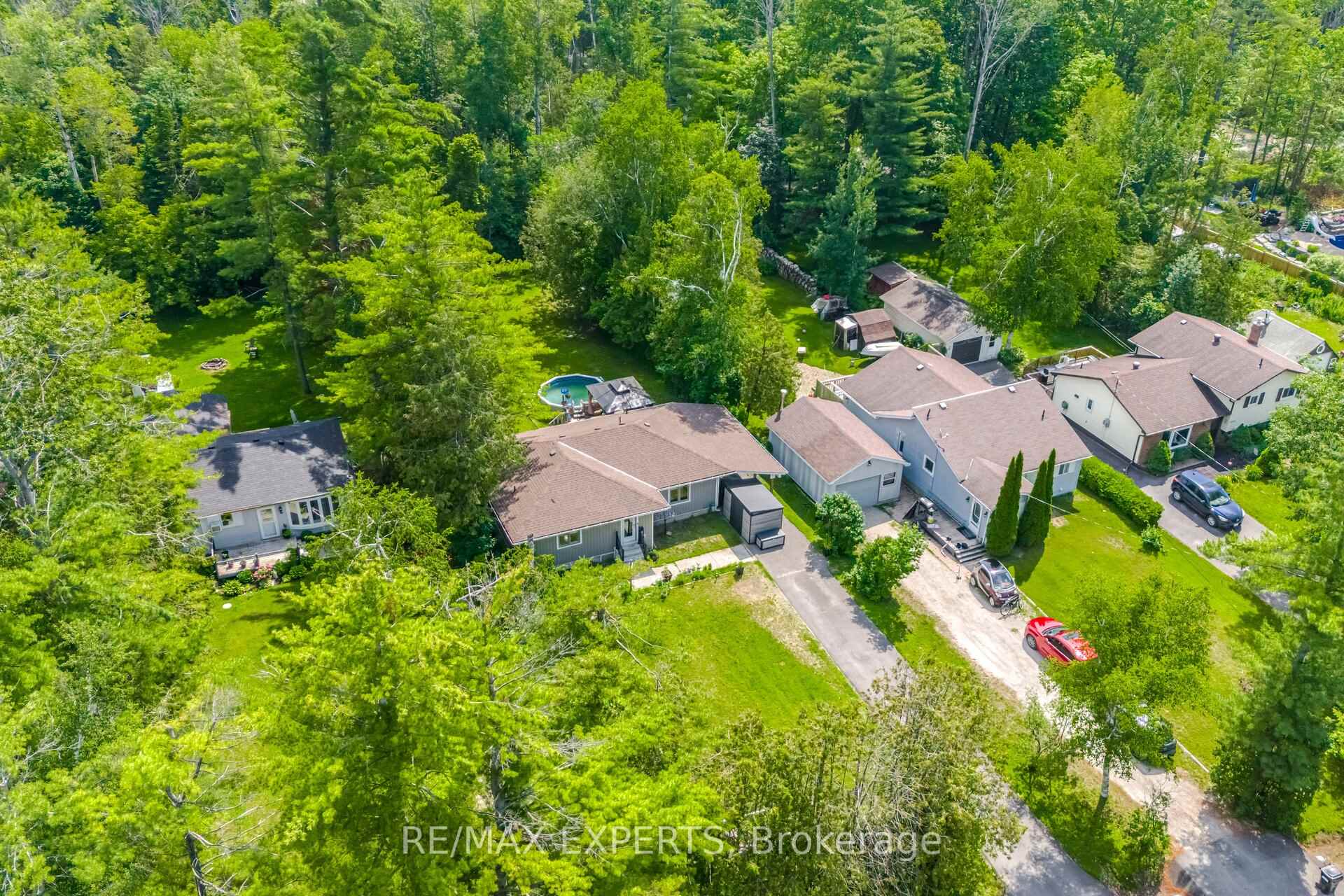 Photo 3 of 3211 Cove Avenue, Innisfil, Rural Innisfil — HOMEH
