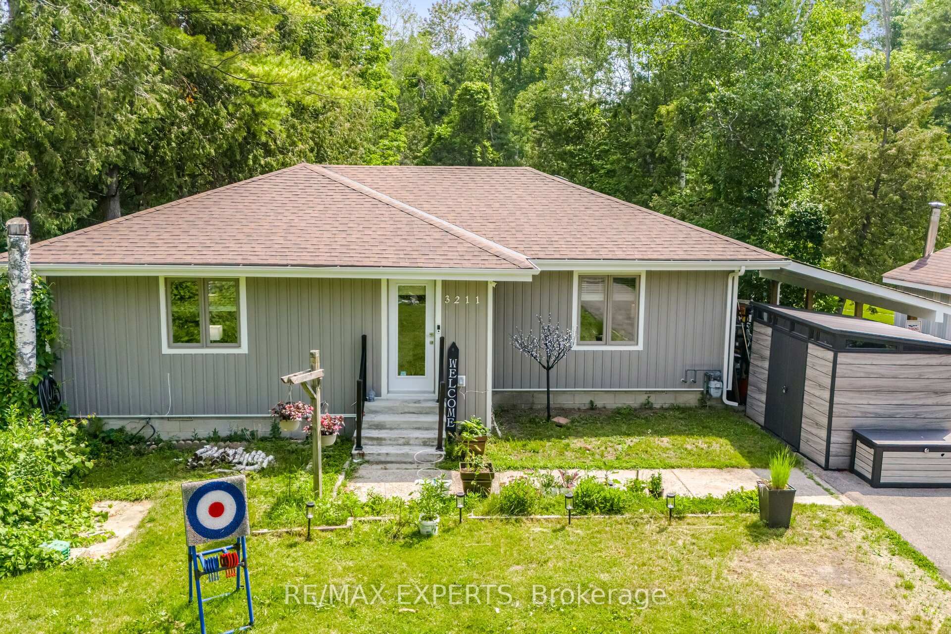 Photo 4 of 3211 Cove Avenue, Innisfil, Rural Innisfil — HOMEH