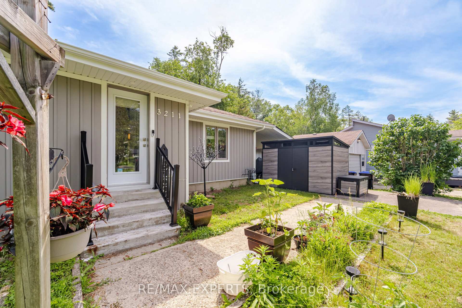 Photo 7 of 3211 Cove Avenue, Innisfil, Rural Innisfil — HOMEH