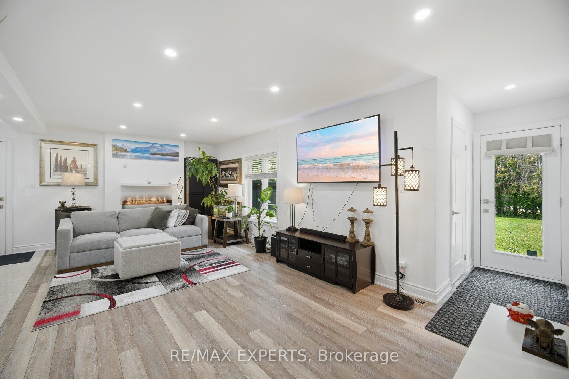 Photo 9 of 3211 Cove Avenue, Innisfil, Rural Innisfil — HOMEH