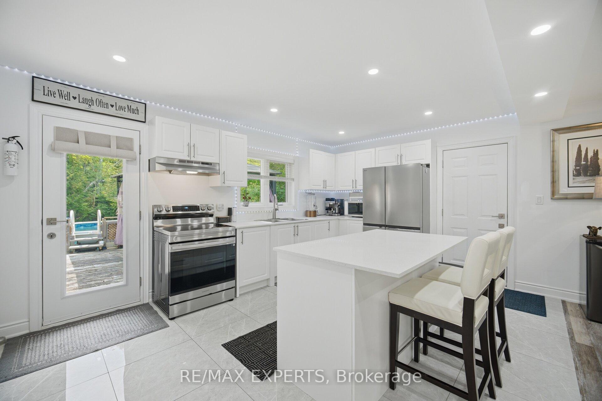 Photo 13 of 3211 Cove Avenue, Innisfil, Rural Innisfil — HOMEH