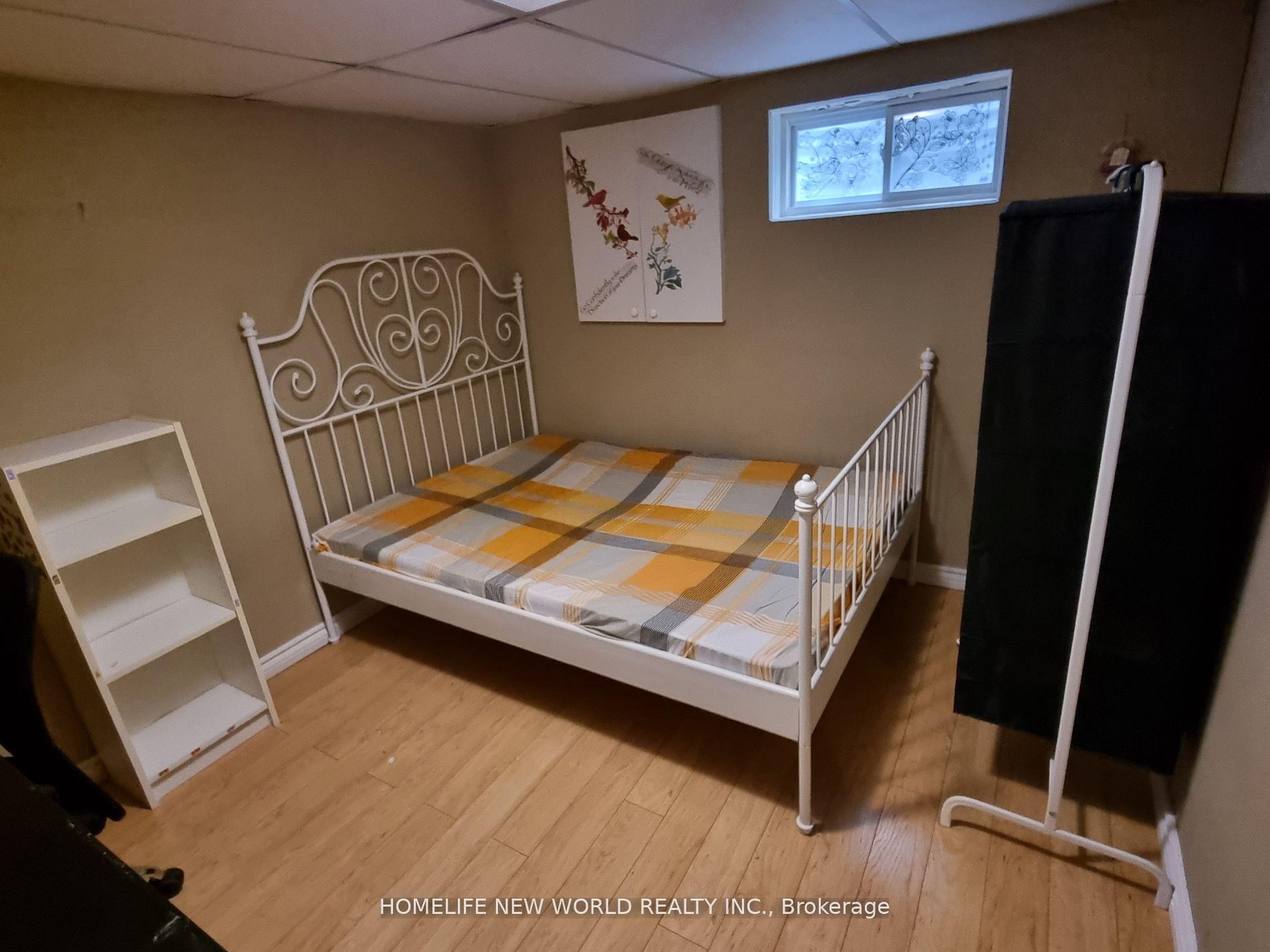 Photo 4 of 54 Painswick Crescent, North York, Pleasant View — HOMEH