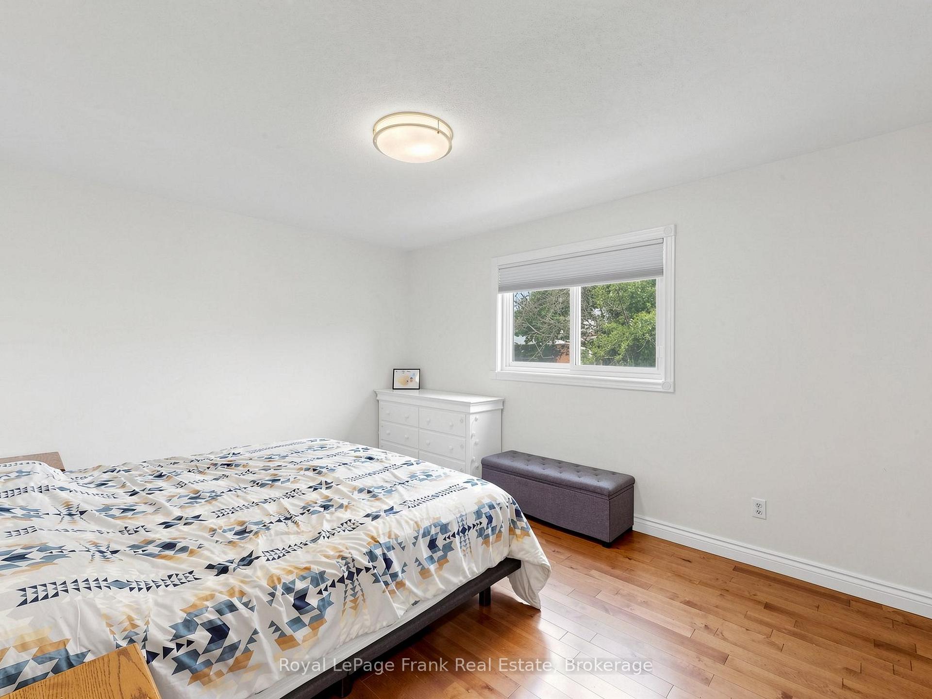 Photo 15 of 20 Strathallan Drive, Clarington, Courtice — HOMEH