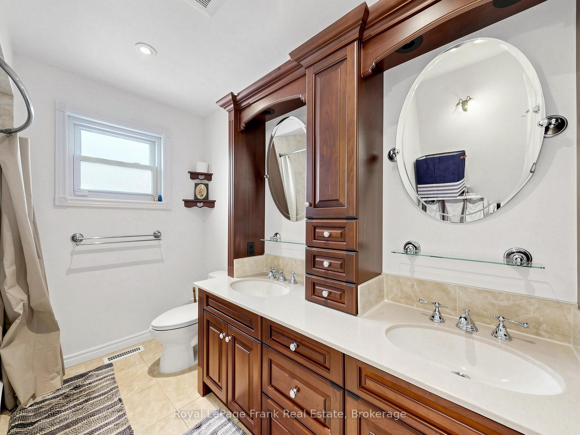 Photo 16 of 20 Strathallan Drive, Clarington, Courtice — HOMEH