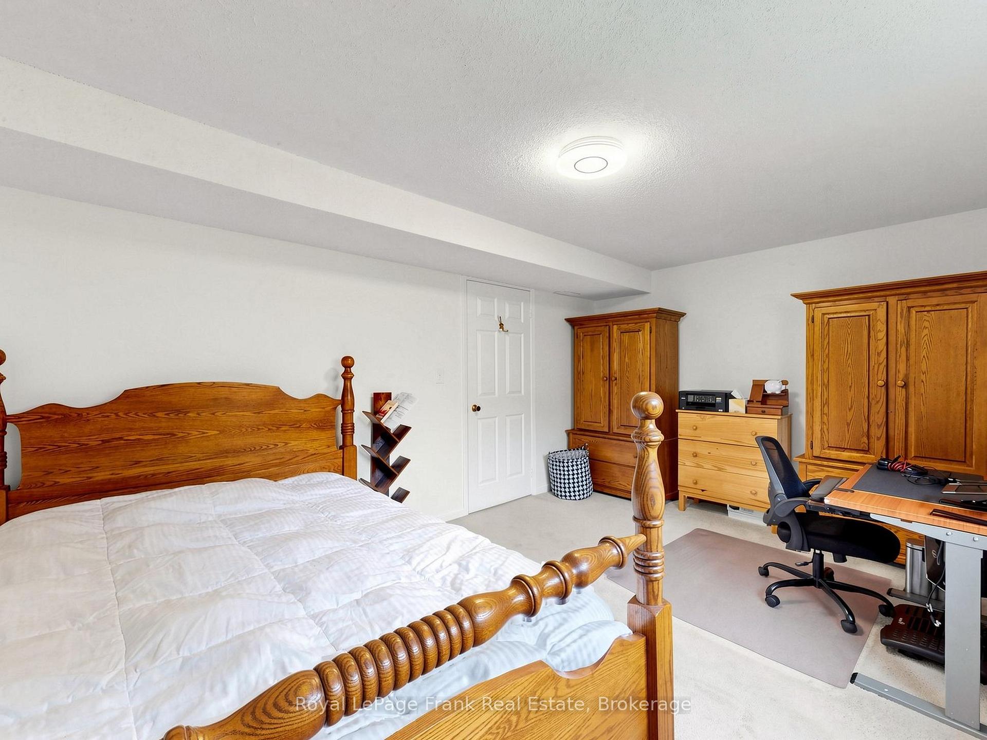 Photo 21 of 20 Strathallan Drive, Clarington, Courtice — HOMEH