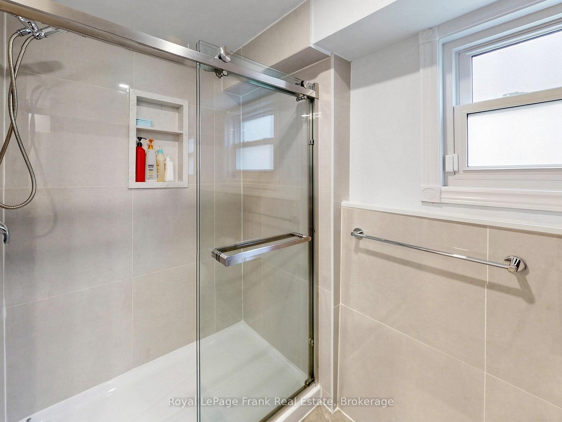 Photo 23 of 20 Strathallan Drive, Clarington, Courtice — HOMEH