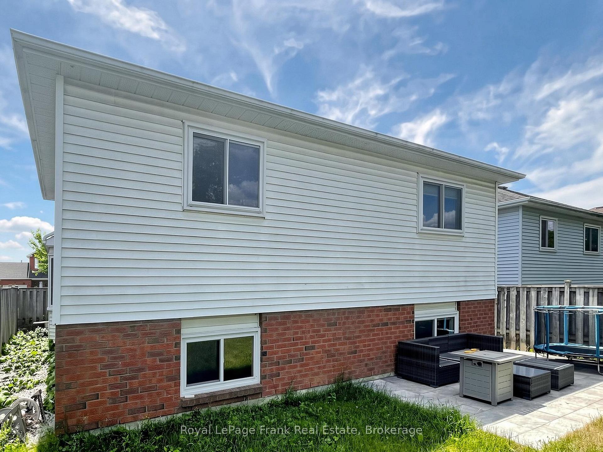Photo 25 of 20 Strathallan Drive, Clarington, Courtice — HOMEH