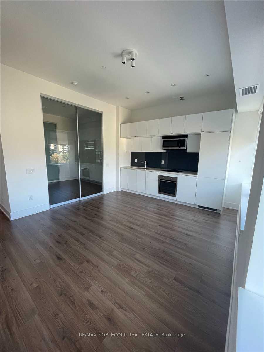 Photo 5 of Unit 724, 111 St Clair Avenue W, Toronto, Yonge-St. Clair — HOMEH