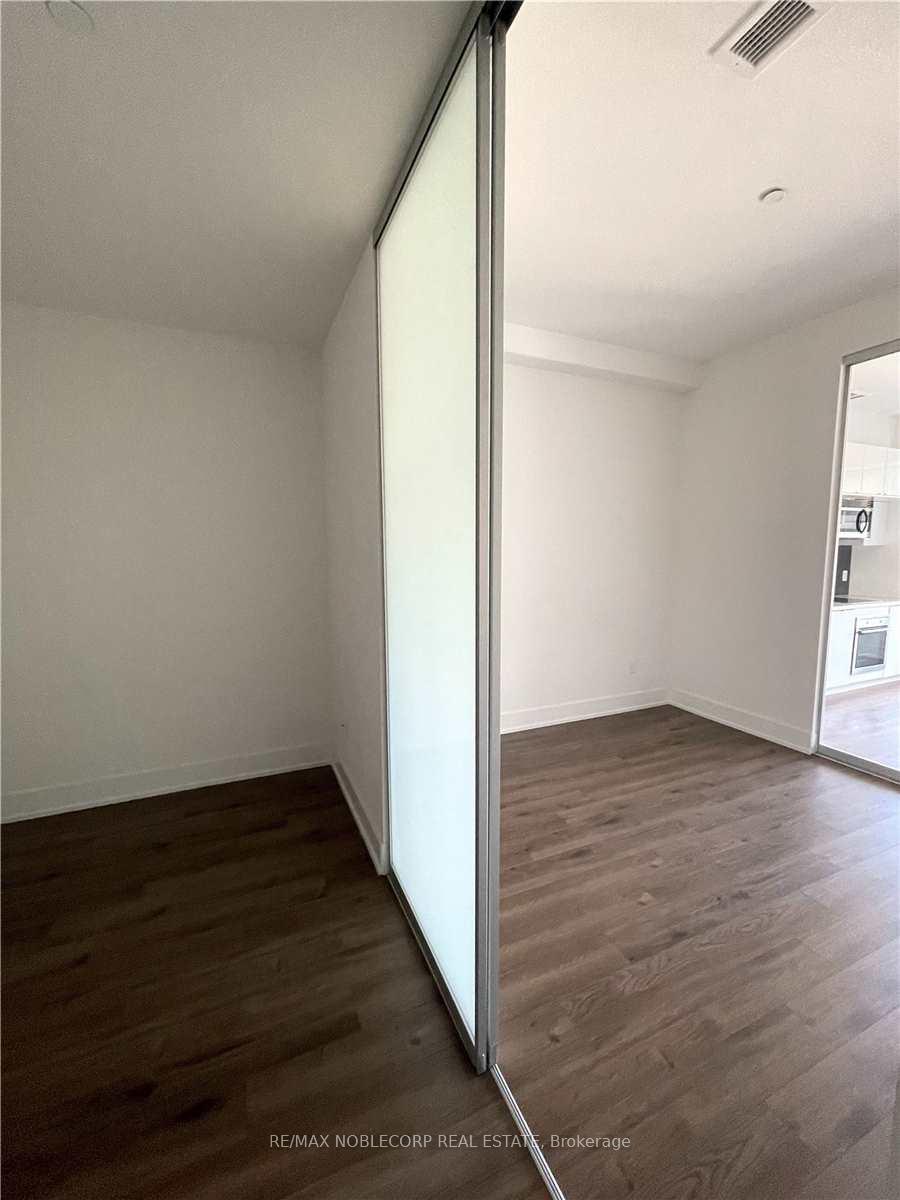 Photo 7 of Unit 724, 111 St Clair Avenue W, Toronto, Yonge-St. Clair — HOMEH