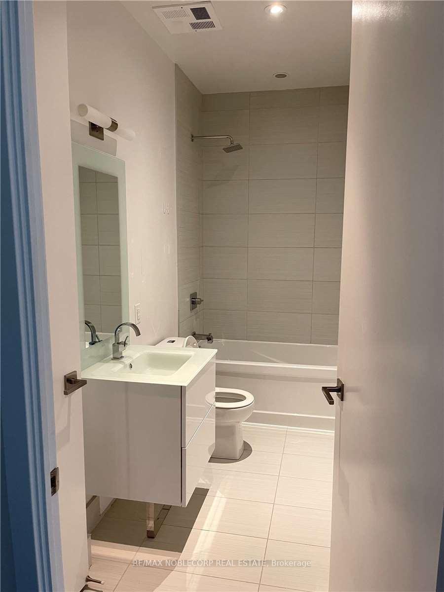 Photo 9 of Unit 724, 111 St Clair Avenue W, Toronto, Yonge-St. Clair — HOMEH