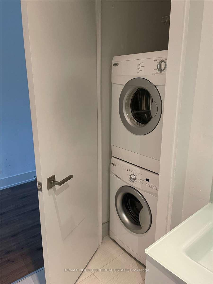 Photo 10 of Unit 724, 111 St Clair Avenue W, Toronto, Yonge-St. Clair — HOMEH