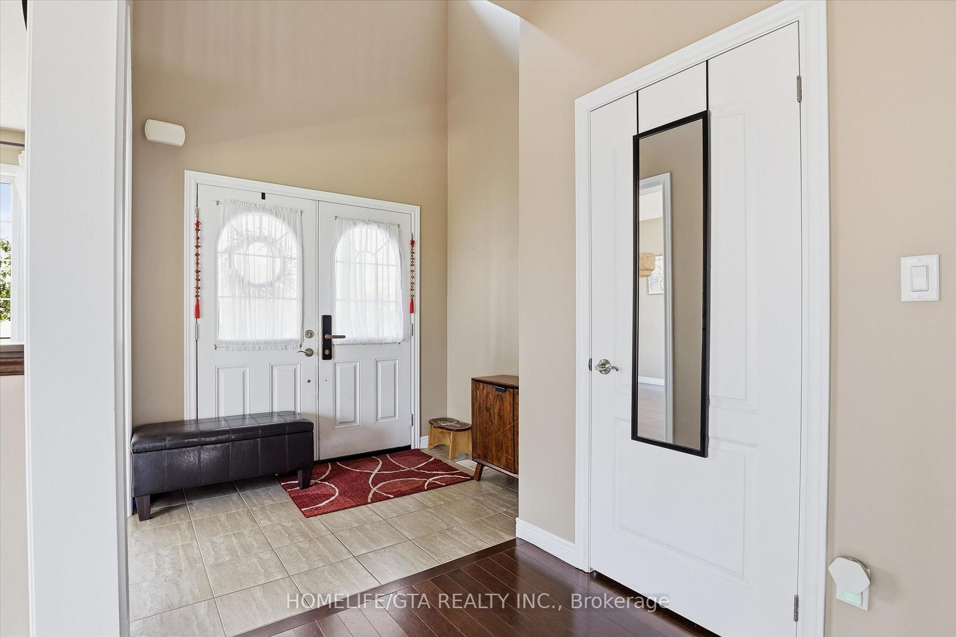 Photo 2 of 1011 Hinterland Court, Oshawa, Pinecrest — HOMEH
