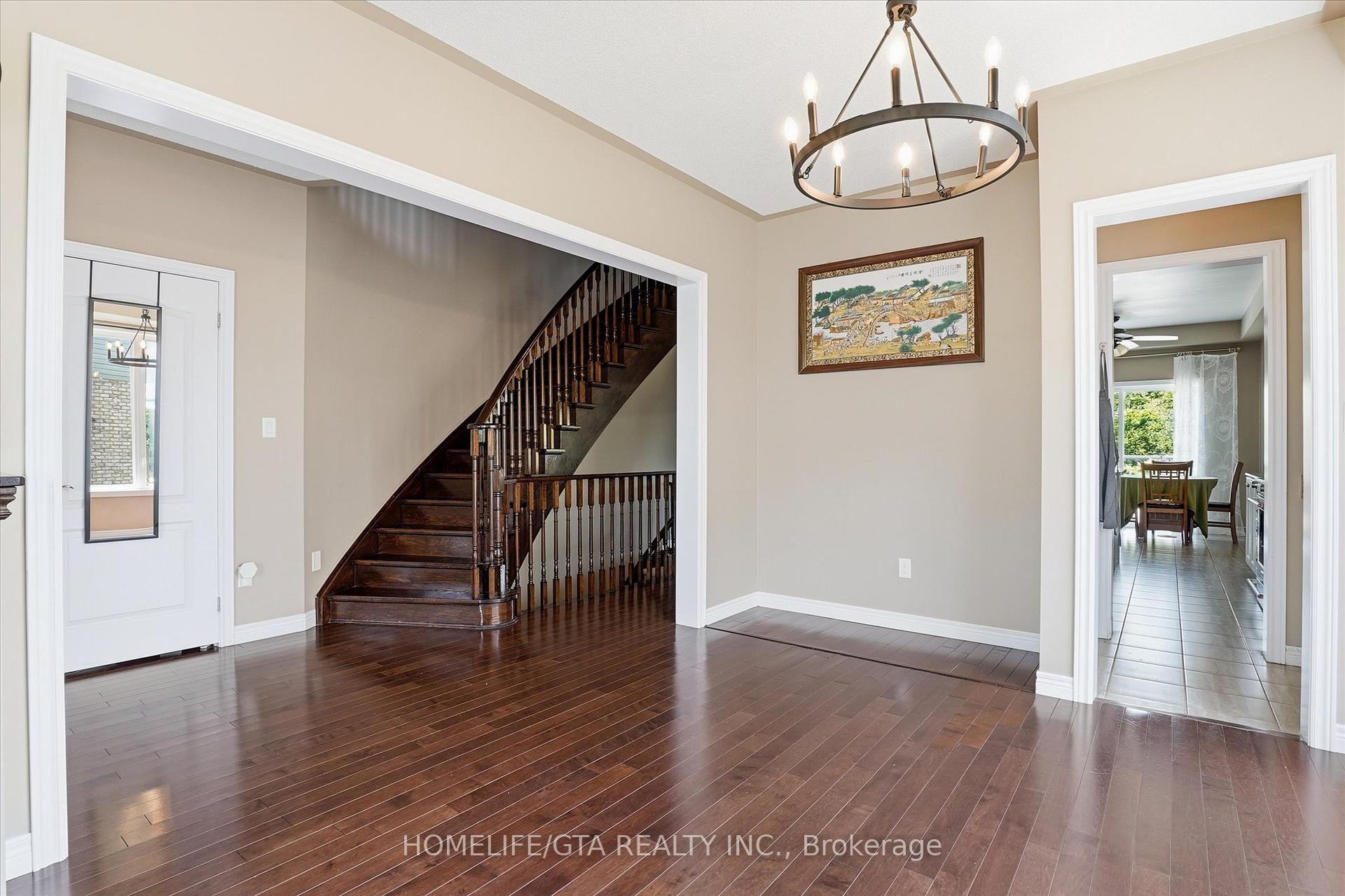 Photo 7 of 1011 Hinterland Court, Oshawa, Pinecrest — HOMEH