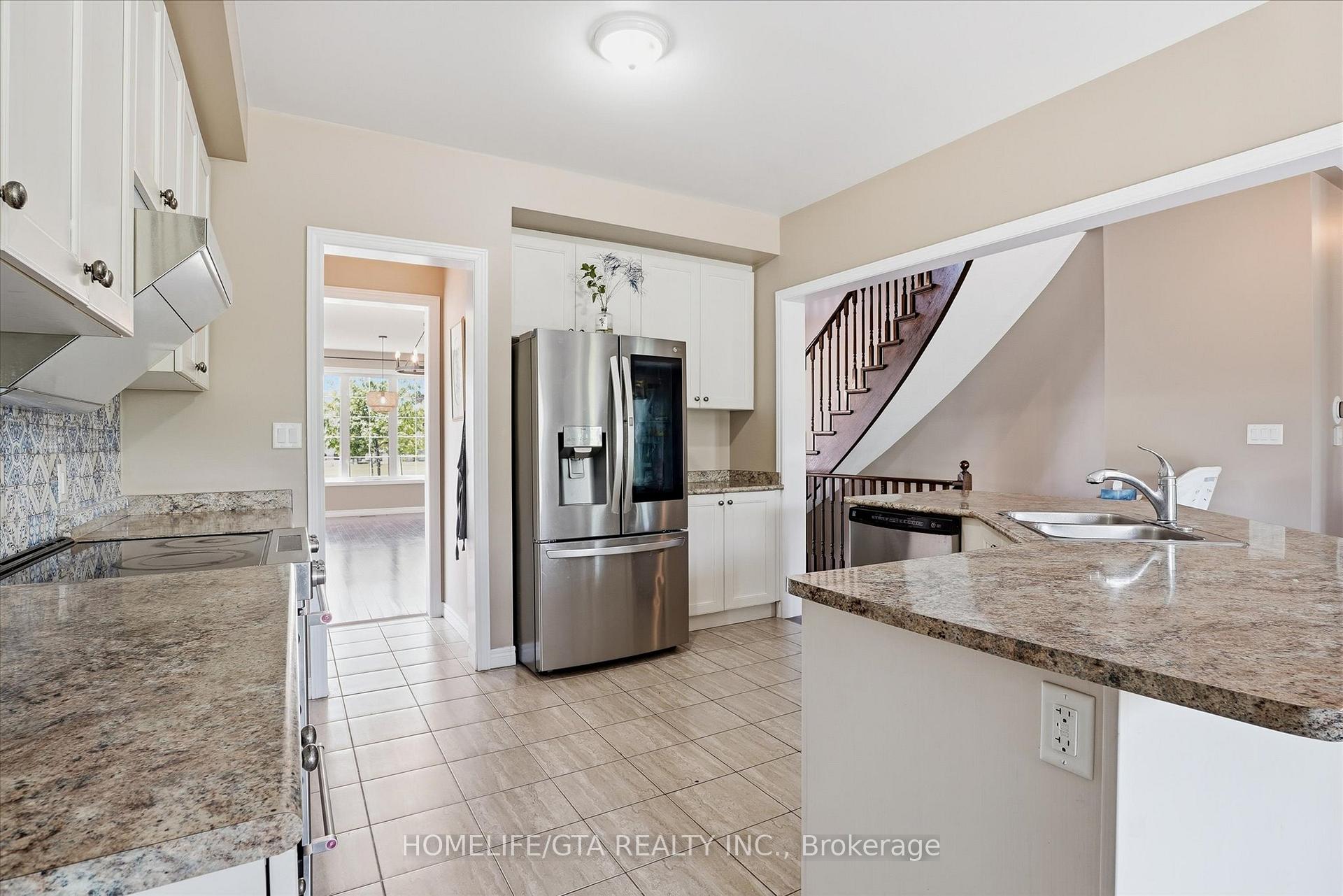 Photo 12 of 1011 Hinterland Court, Oshawa, Pinecrest — HOMEH