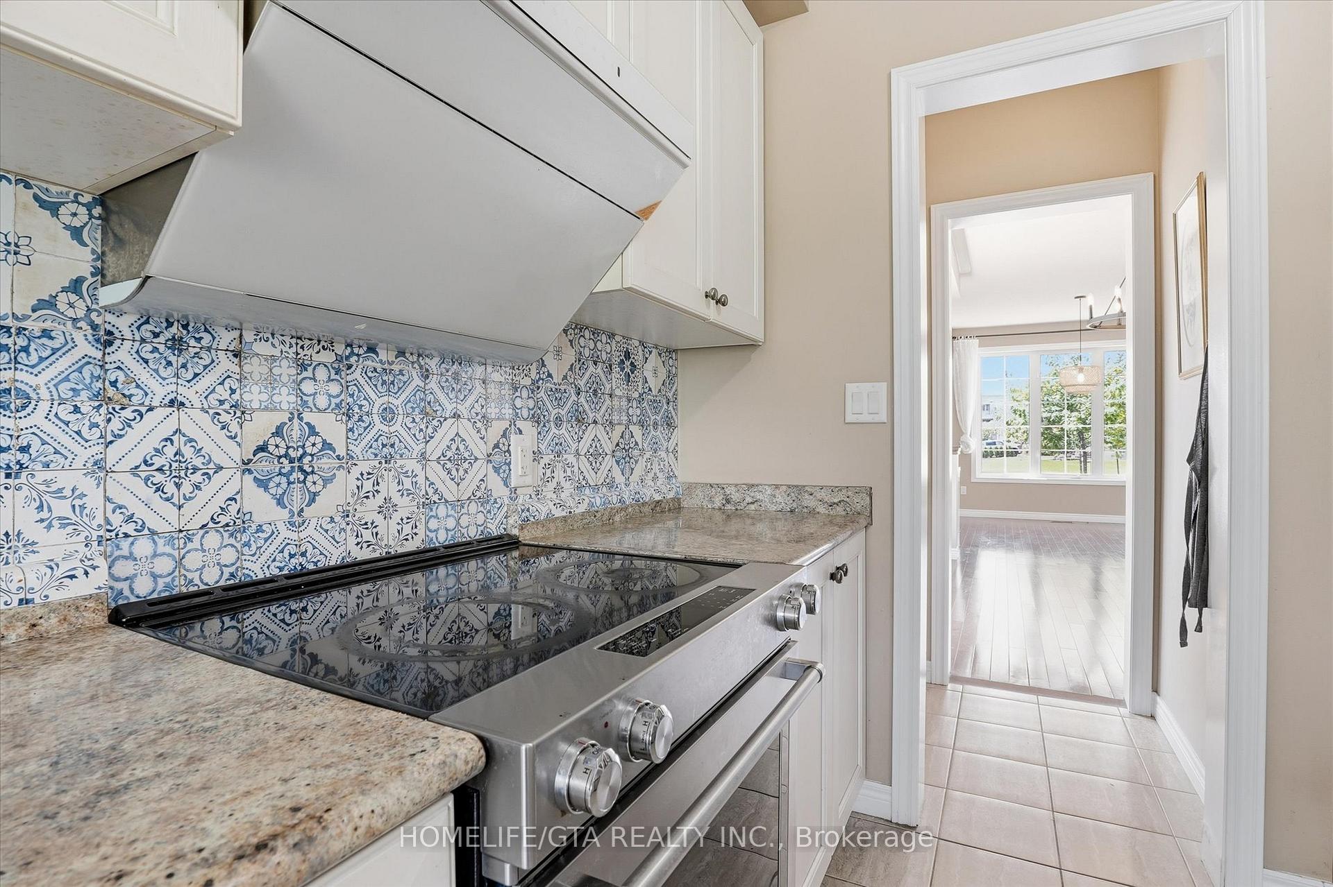 Photo 13 of 1011 Hinterland Court, Oshawa, Pinecrest — HOMEH