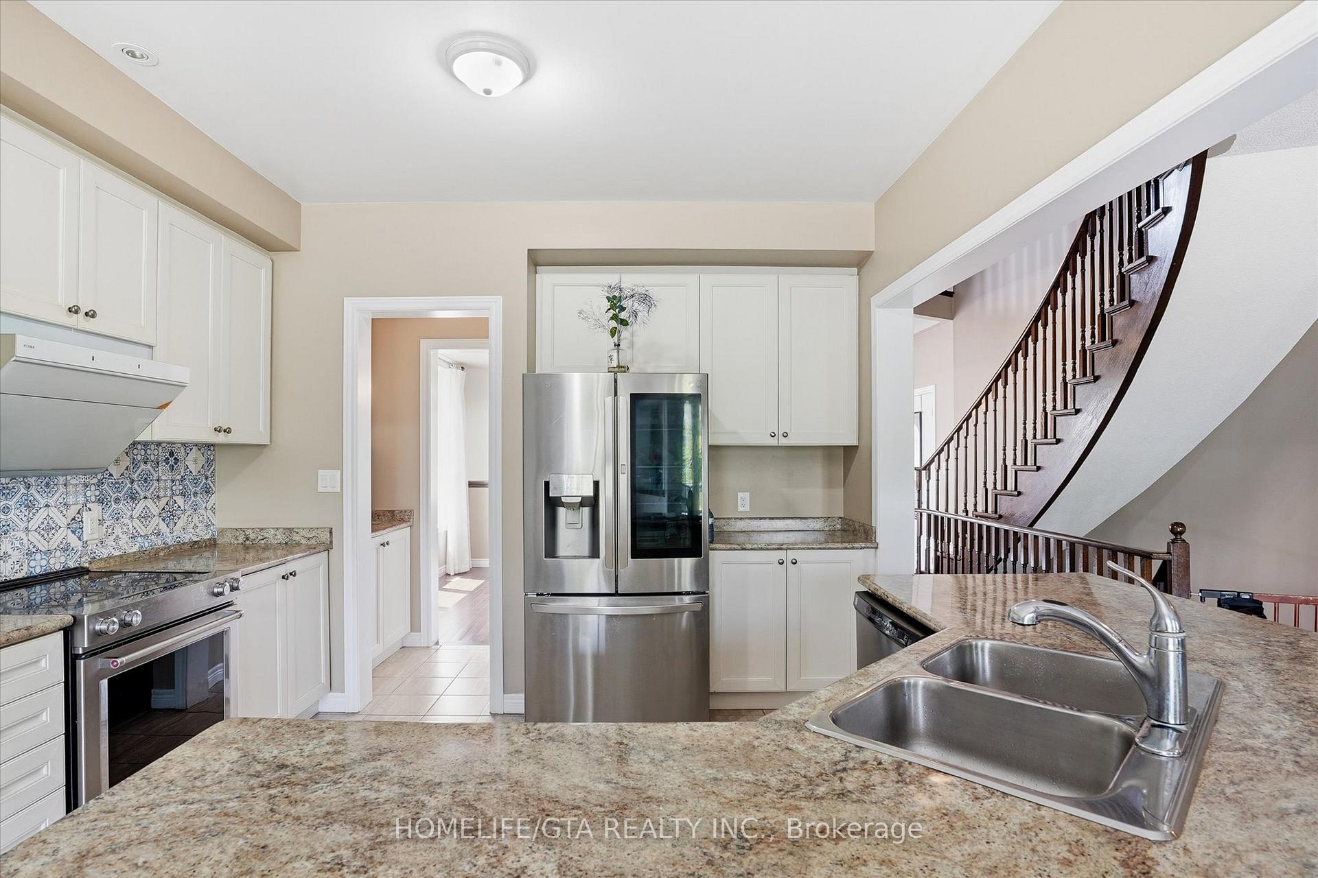 Photo 19 of 1011 Hinterland Court, Oshawa, Pinecrest — HOMEH