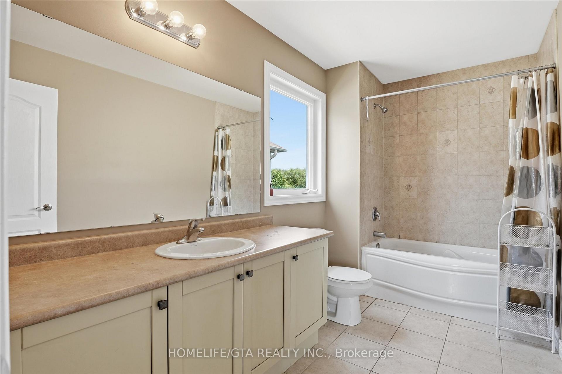 Photo 33 of 1011 Hinterland Court, Oshawa, Pinecrest — HOMEH