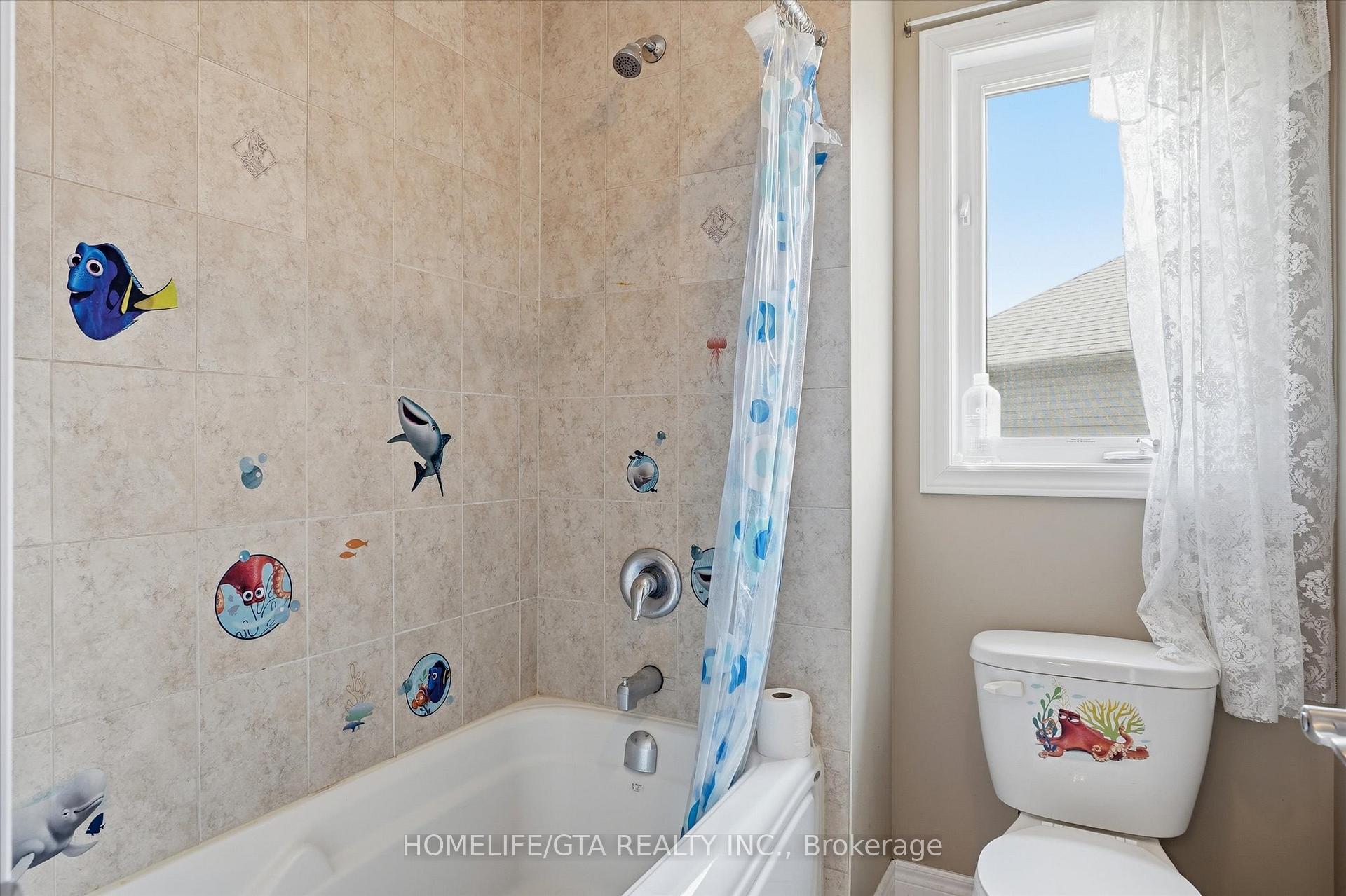 Photo 37 of 1011 Hinterland Court, Oshawa, Pinecrest — HOMEH