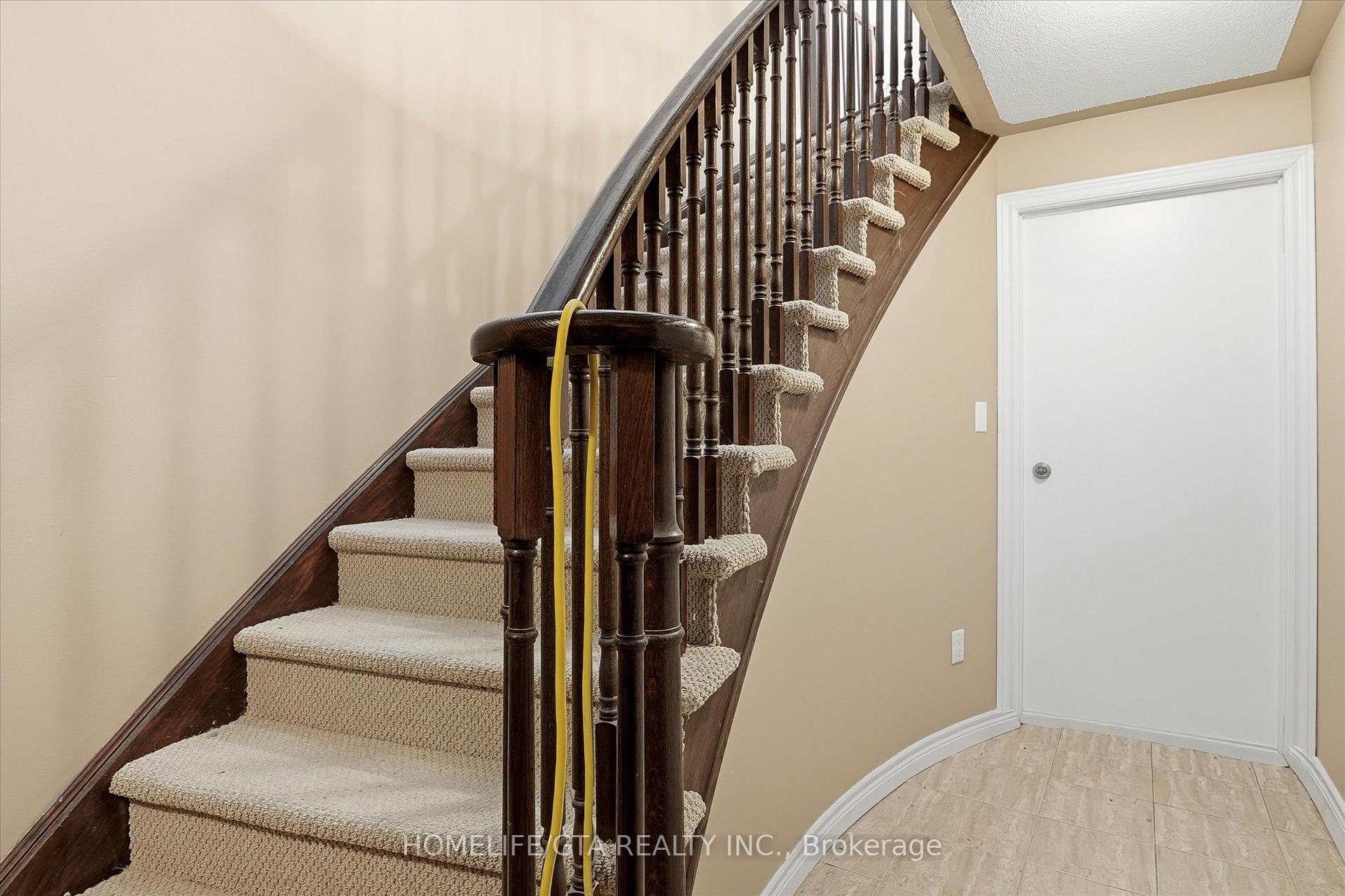 Photo 42 of 1011 Hinterland Court, Oshawa, Pinecrest — HOMEH