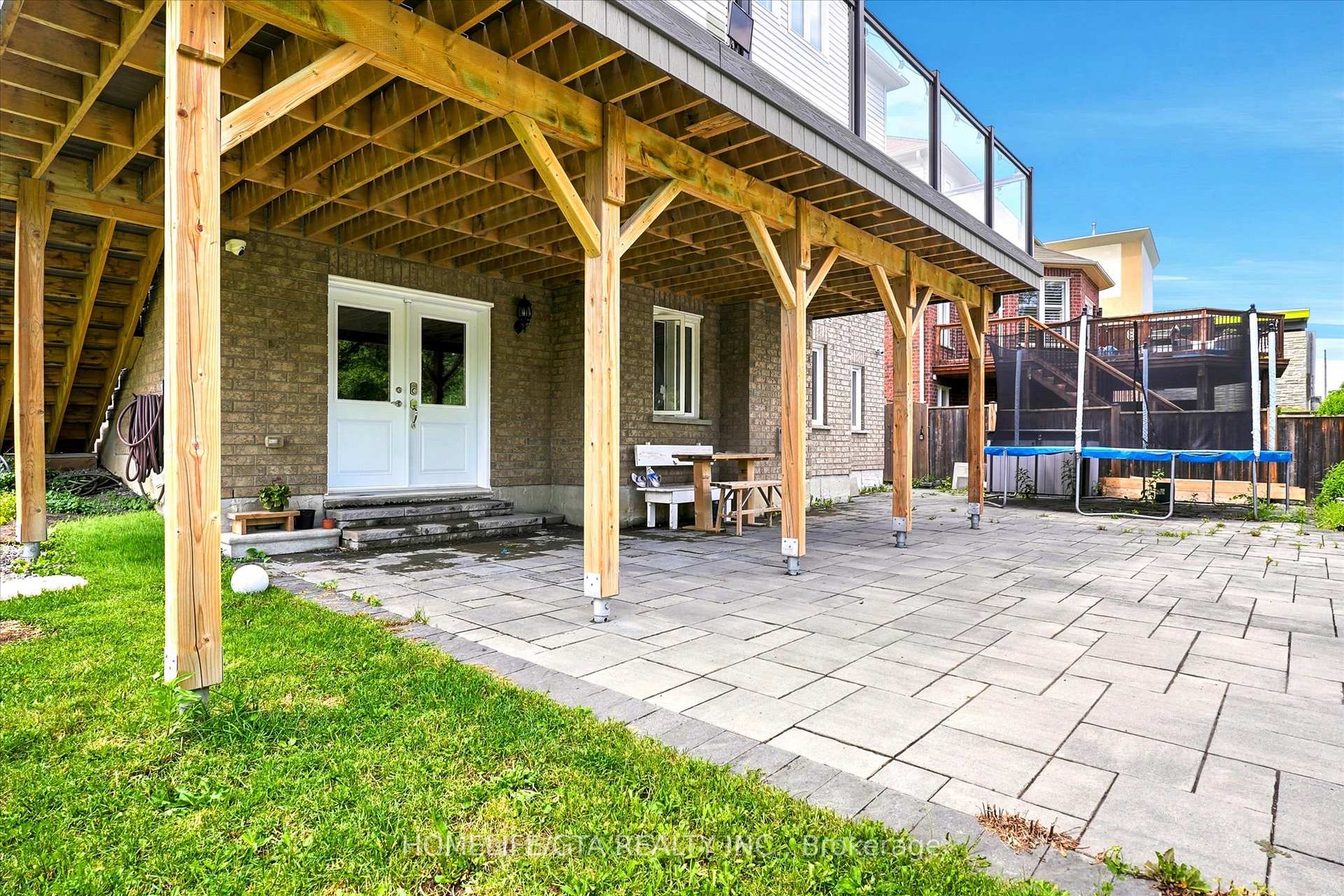 Photo 48 of 1011 Hinterland Court, Oshawa, Pinecrest — HOMEH