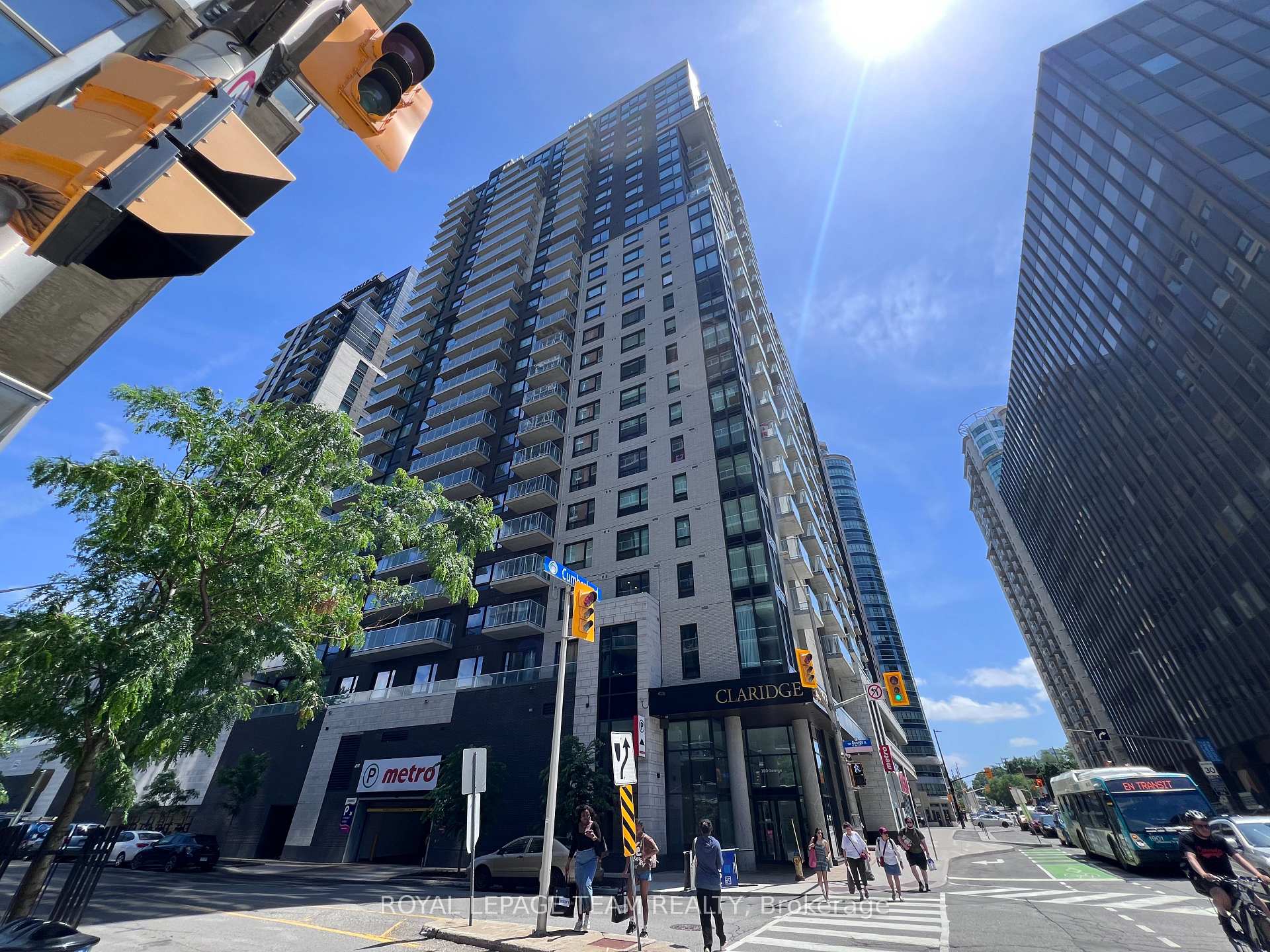 Front of Unit 1904, 180 George Street