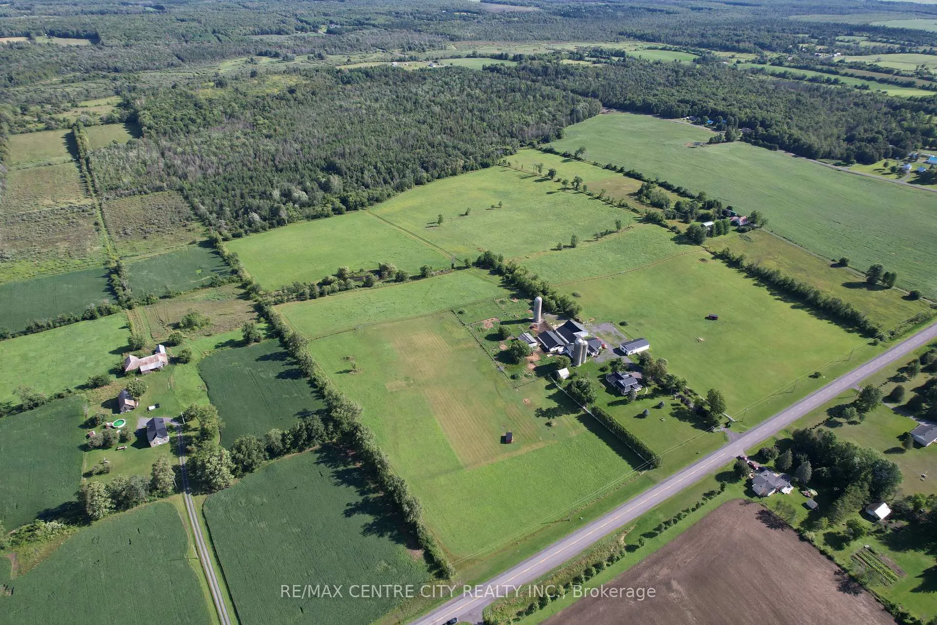 Photo 3 of 19152 County Rd 25, South Glengarry, South Glengarry (Charlottenburgh) Twp — HOMEH