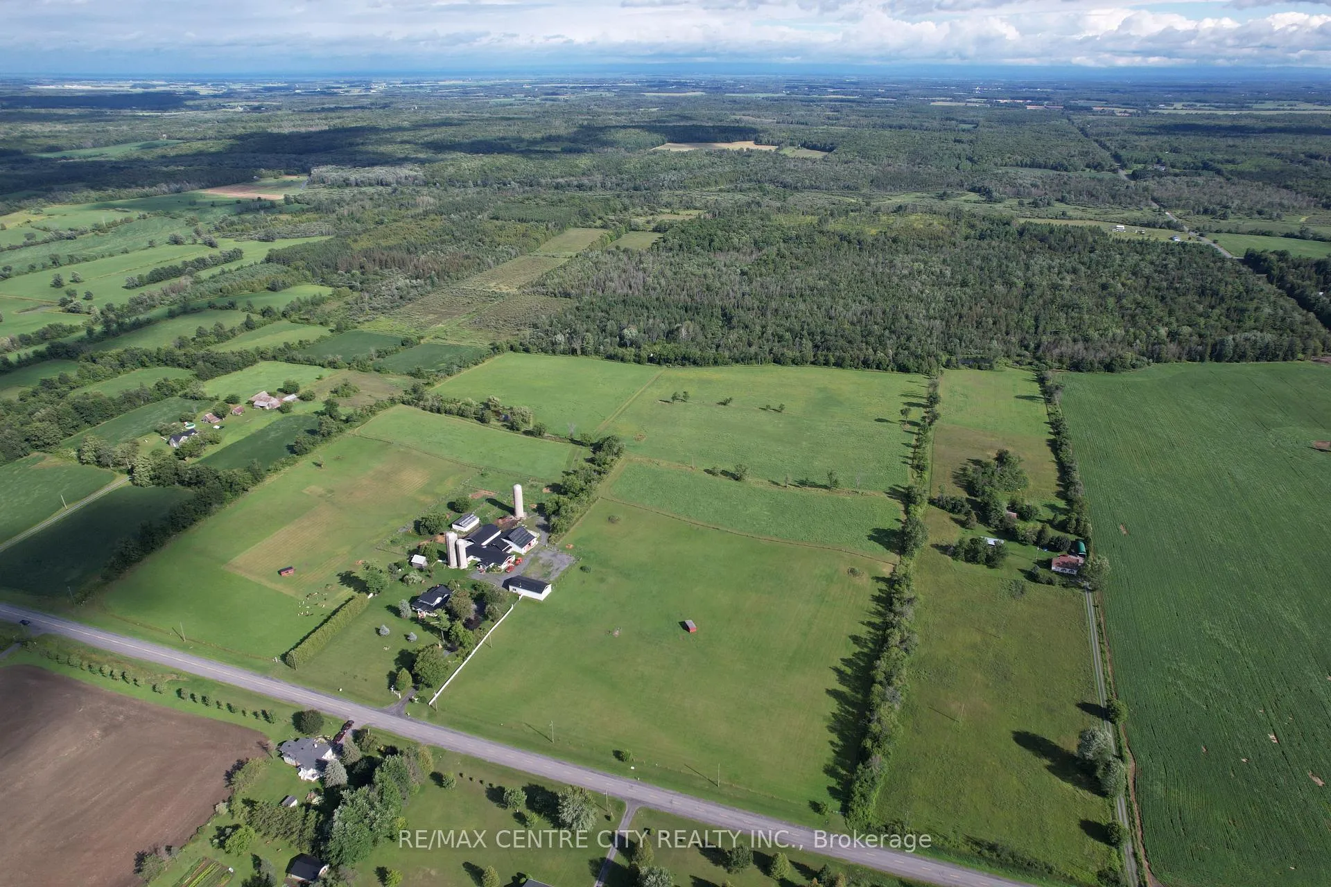 Photo 4 of 19152 County Rd 25, South Glengarry, South Glengarry (Charlottenburgh) Twp — HOMEH