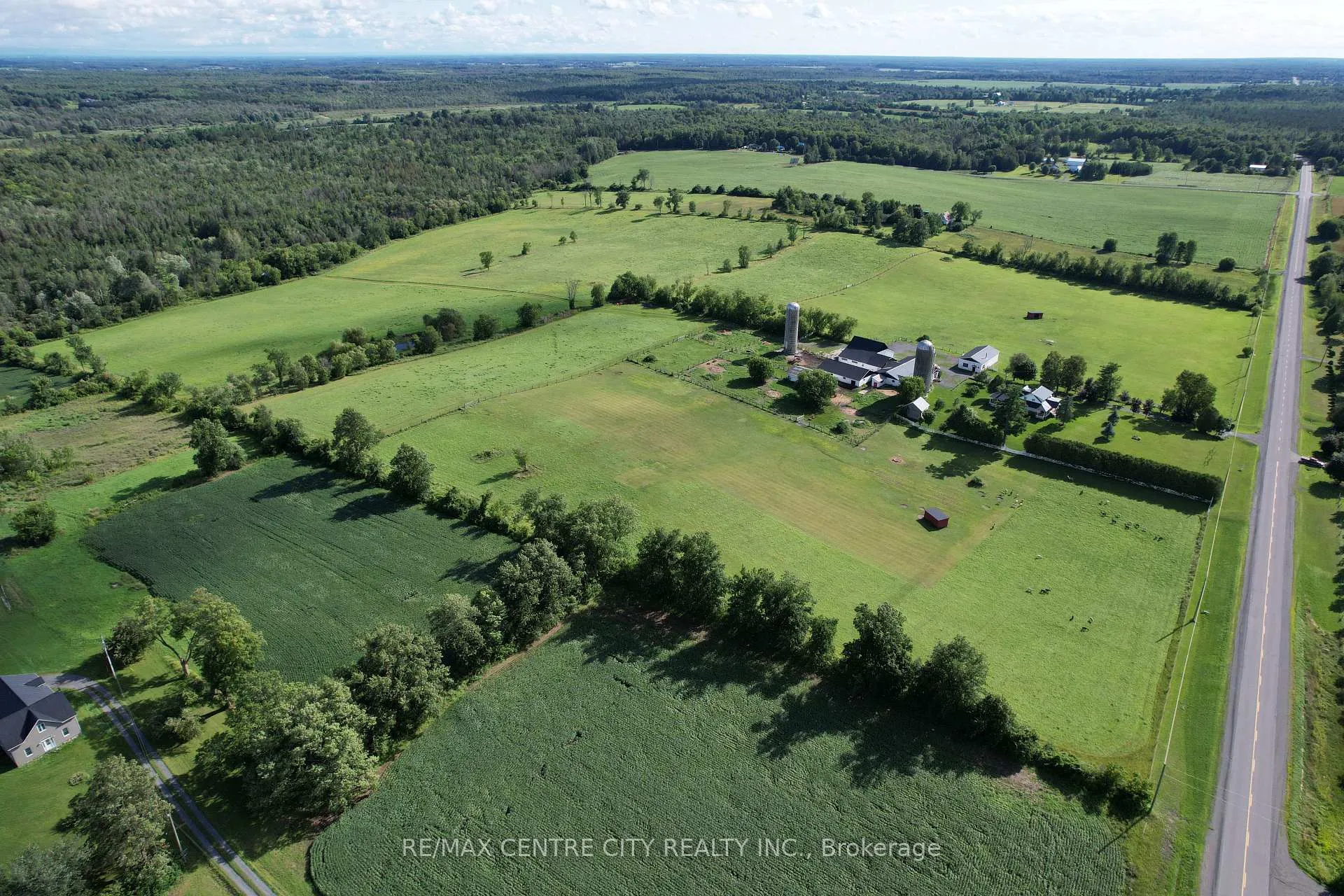 Photo 6 of 19152 County Rd 25, South Glengarry, South Glengarry (Charlottenburgh) Twp — HOMEH