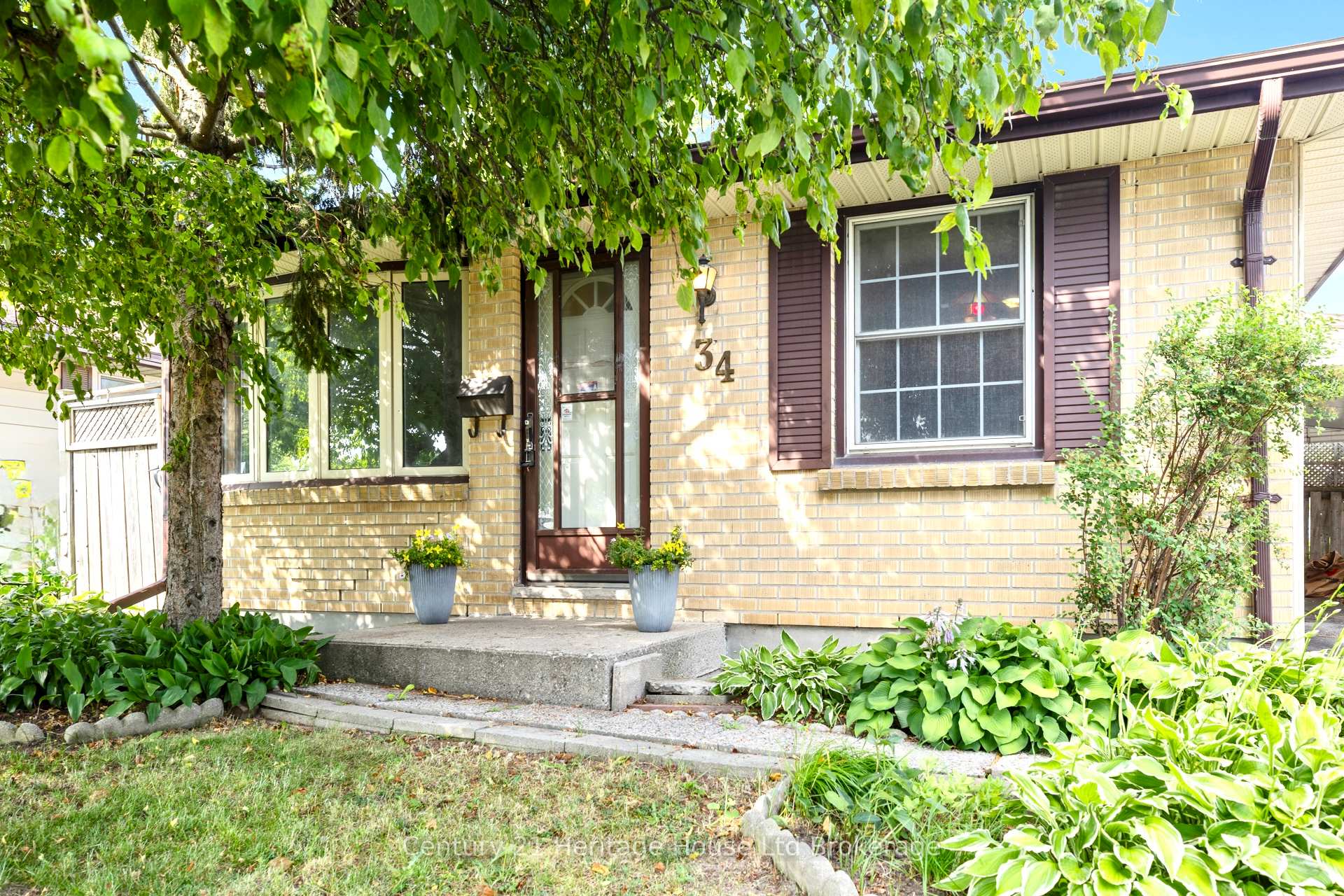 Photo 3 of 34 Dudley Crescent, London, South Y — HOMEH
