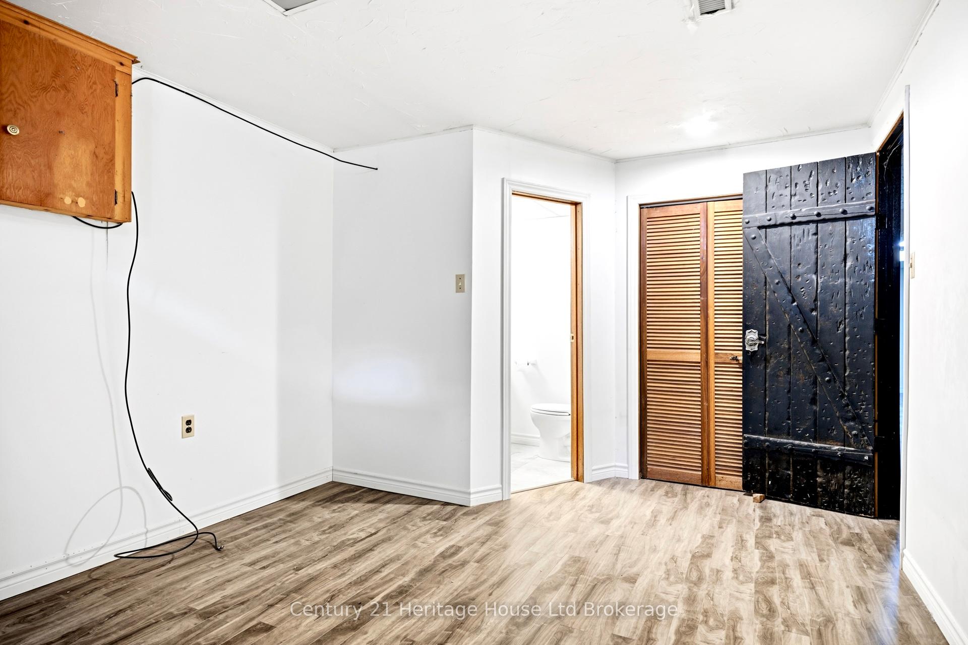 Photo 18 of 34 Dudley Crescent, London, South Y — HOMEH