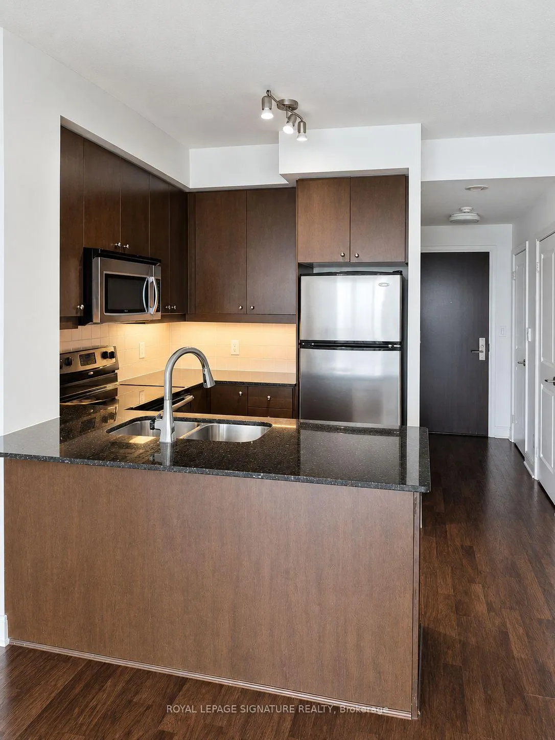 Photo 3 of Unit 2401, 50 Absolute Avenue, Mississauga, City Centre — HOMEH