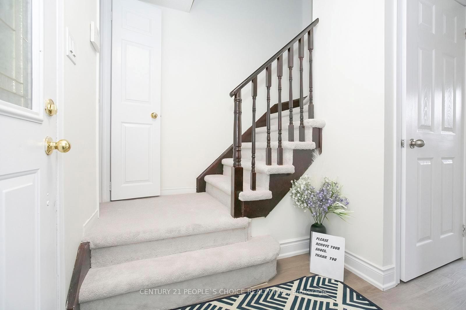 Photo 10 of 20 Letty Avenue, Brampton, Fletcher's West — HOMEH
